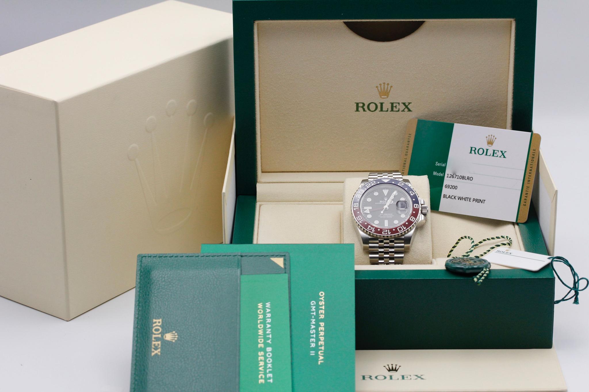 Watch Image 11