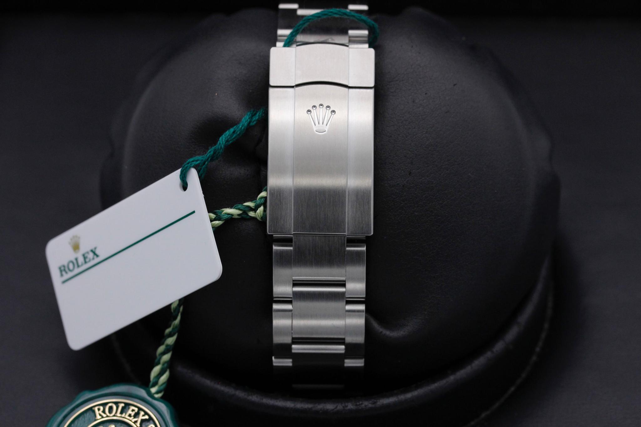 Watch Image 8