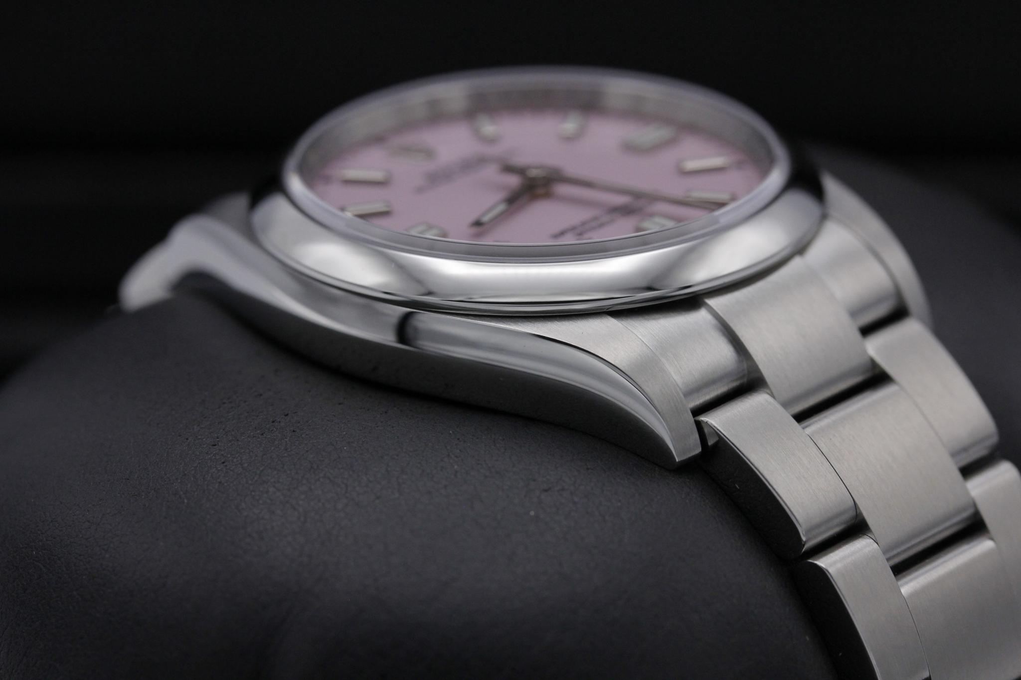 Watch Image 6