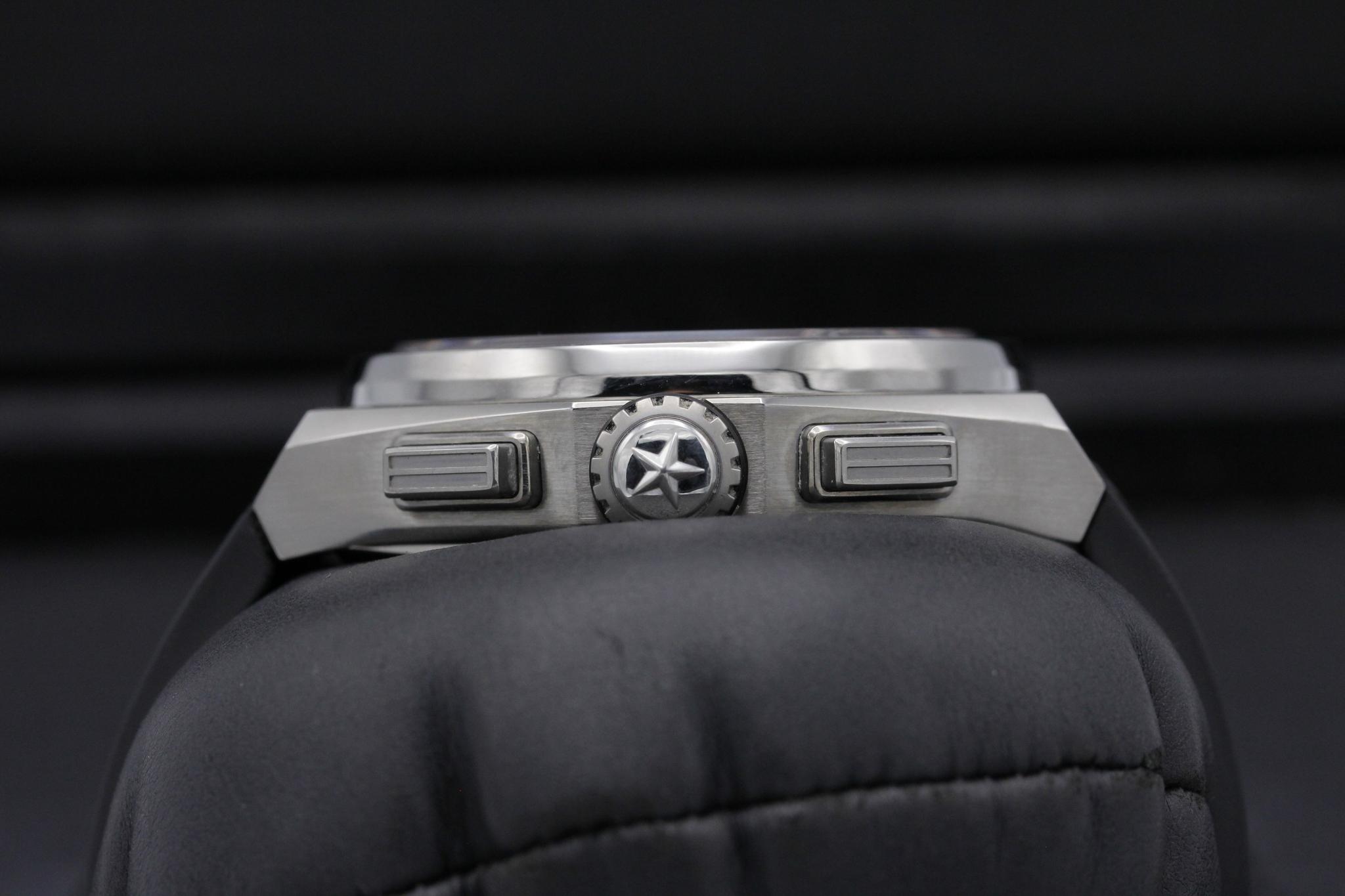 Watch Image 3