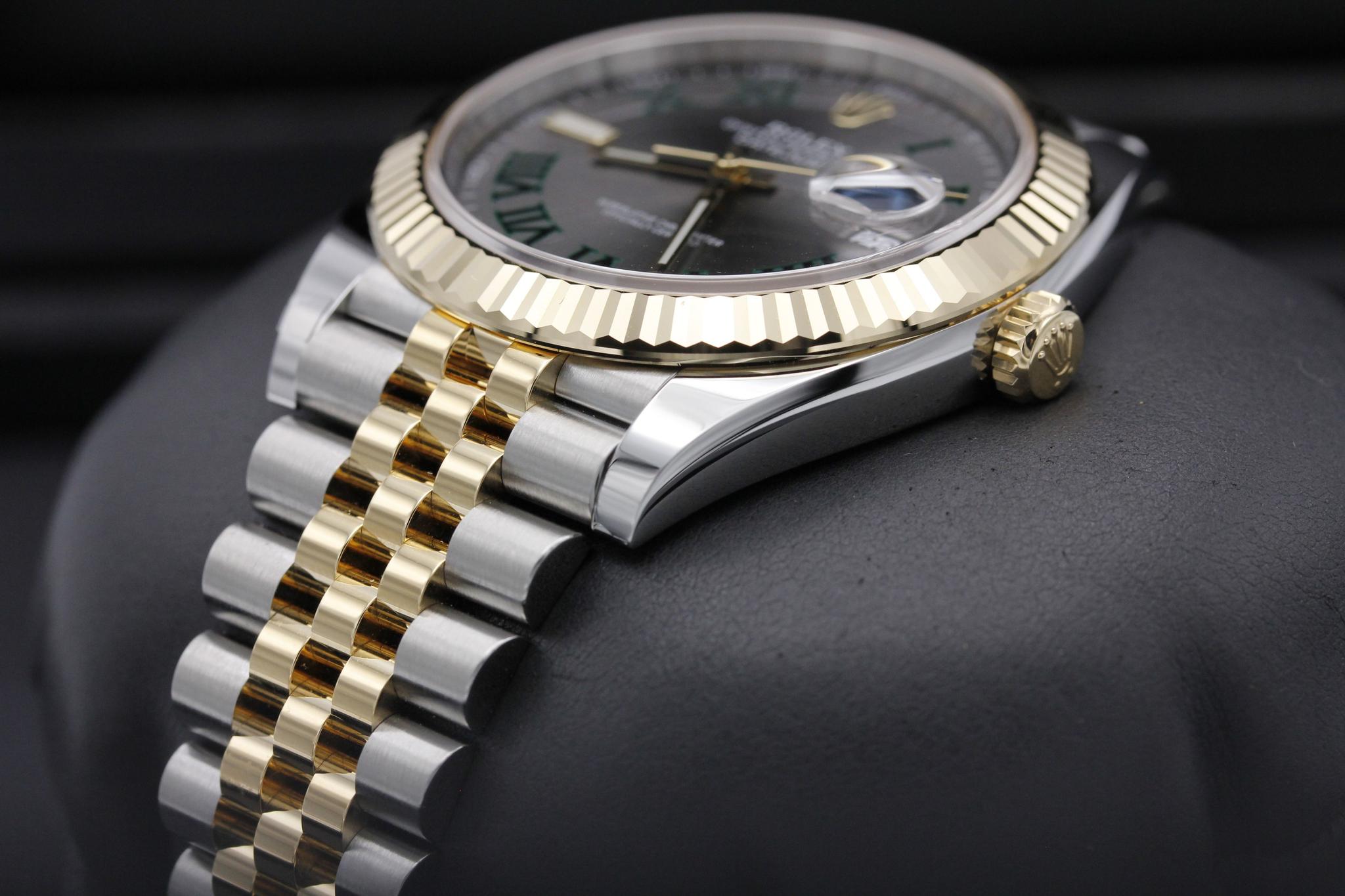 Watch Image 2