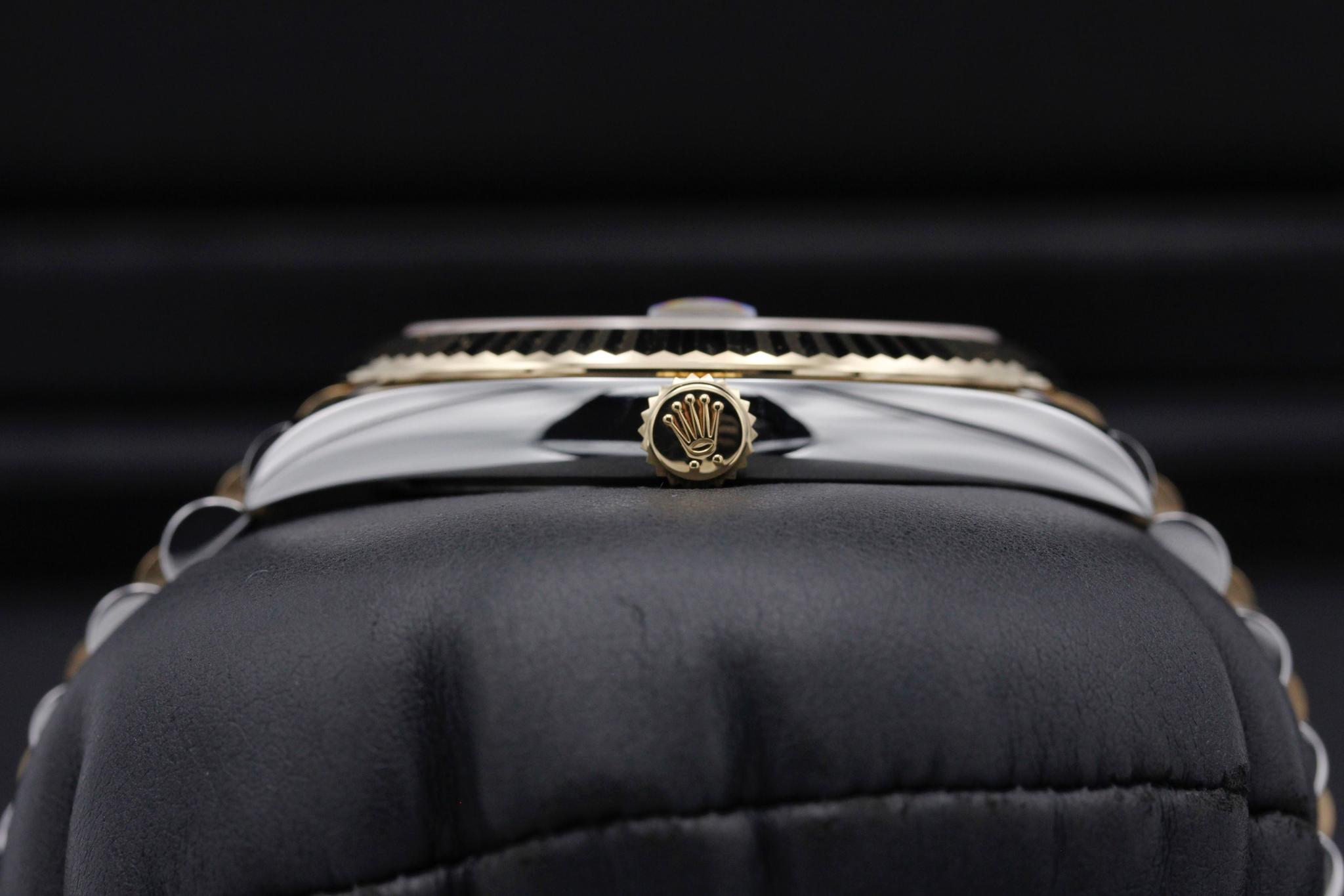 Watch Image 3