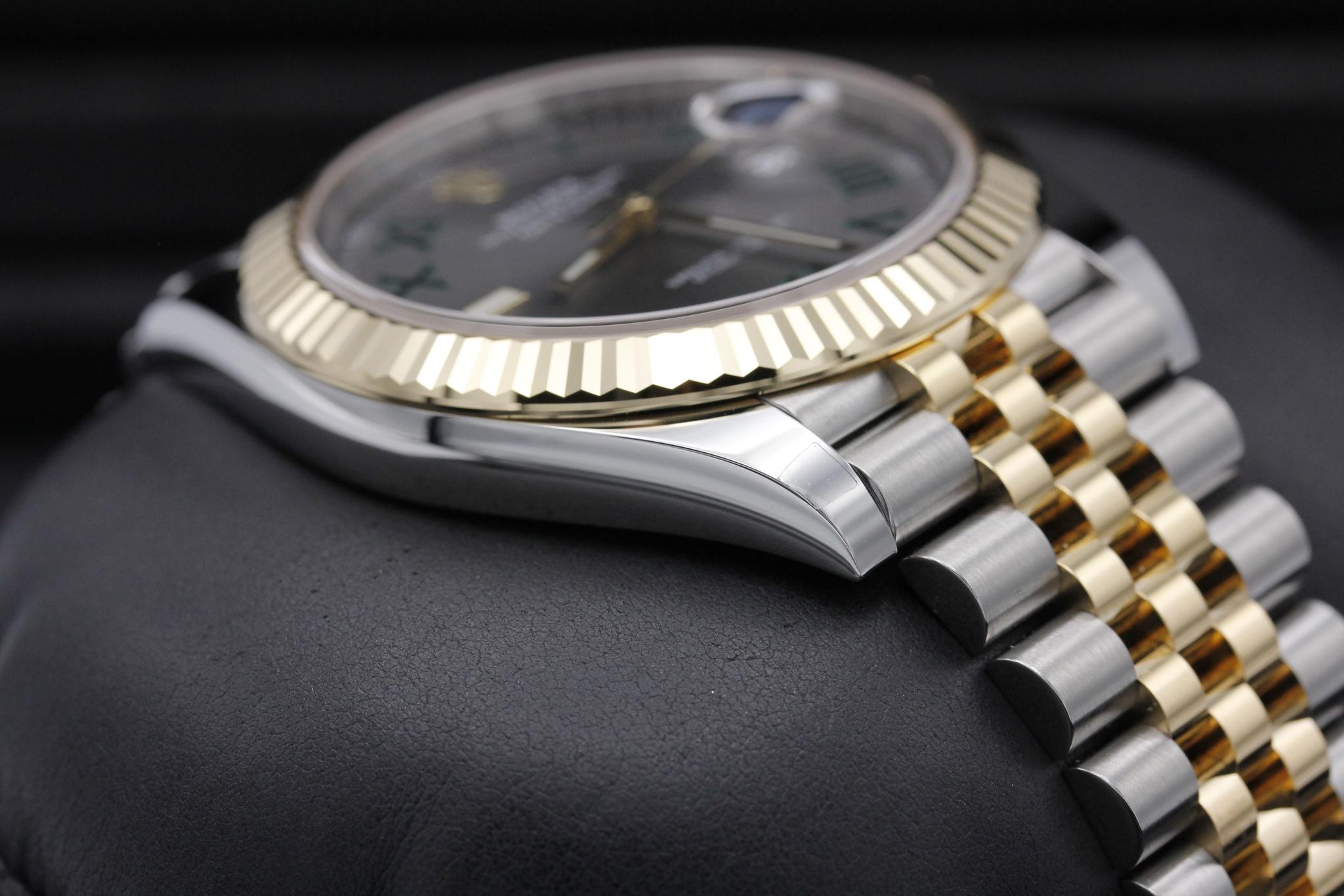 Watch Image 6