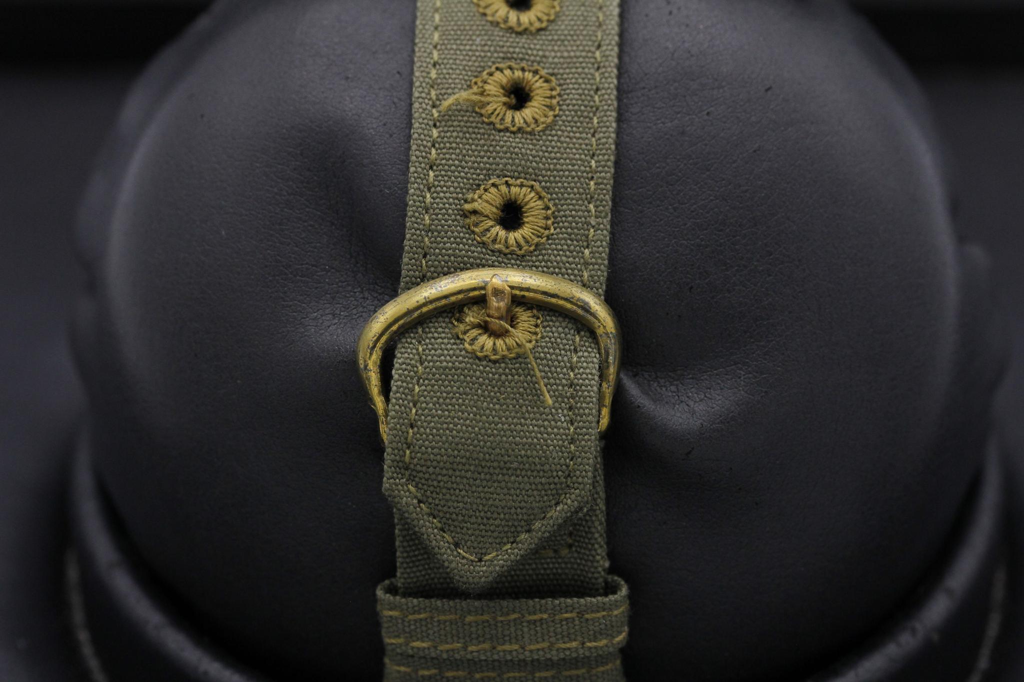 Watch Image 9
