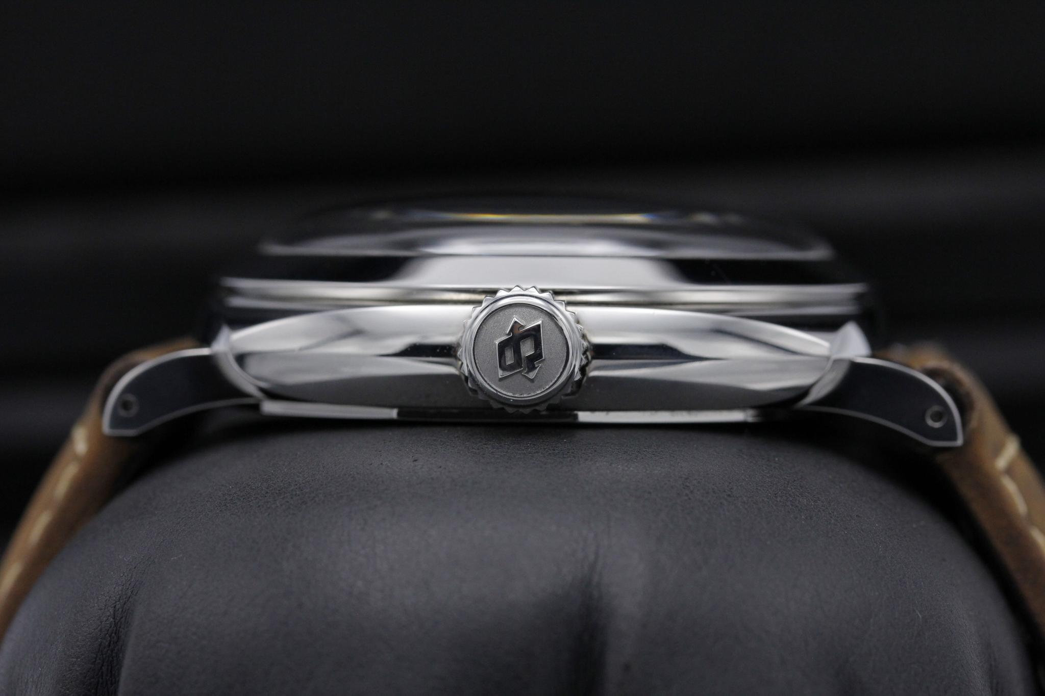Watch Image 3