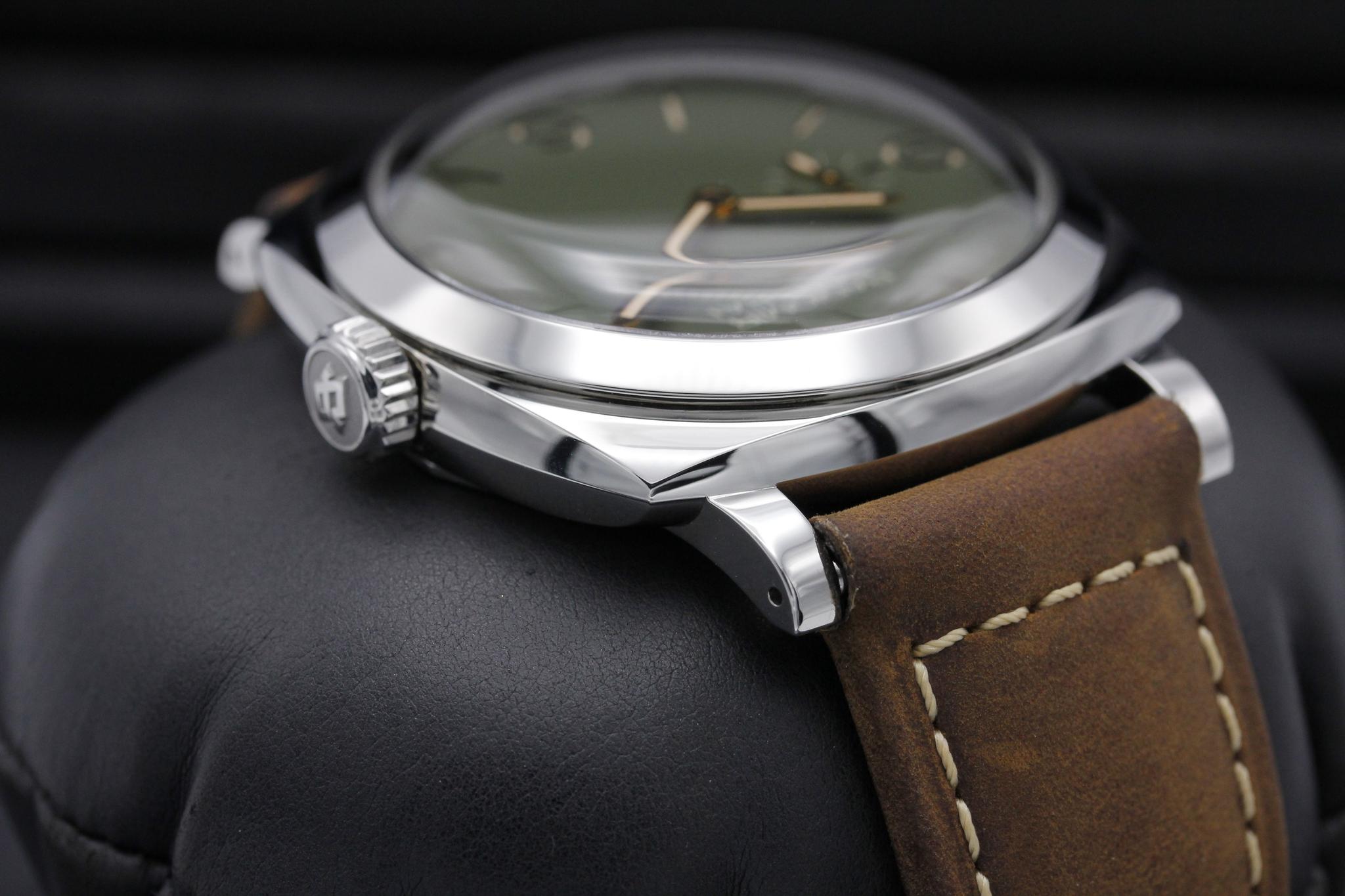 Watch Image 4