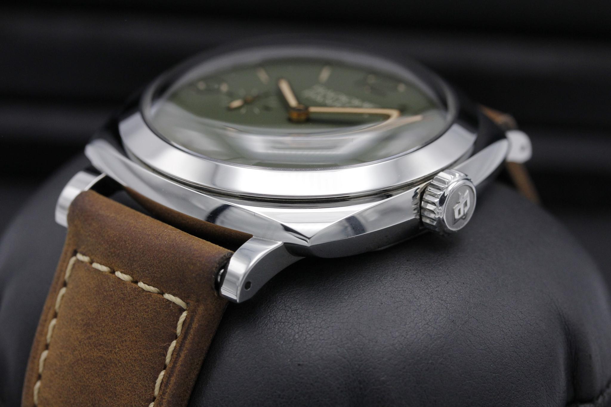 Watch Image 2