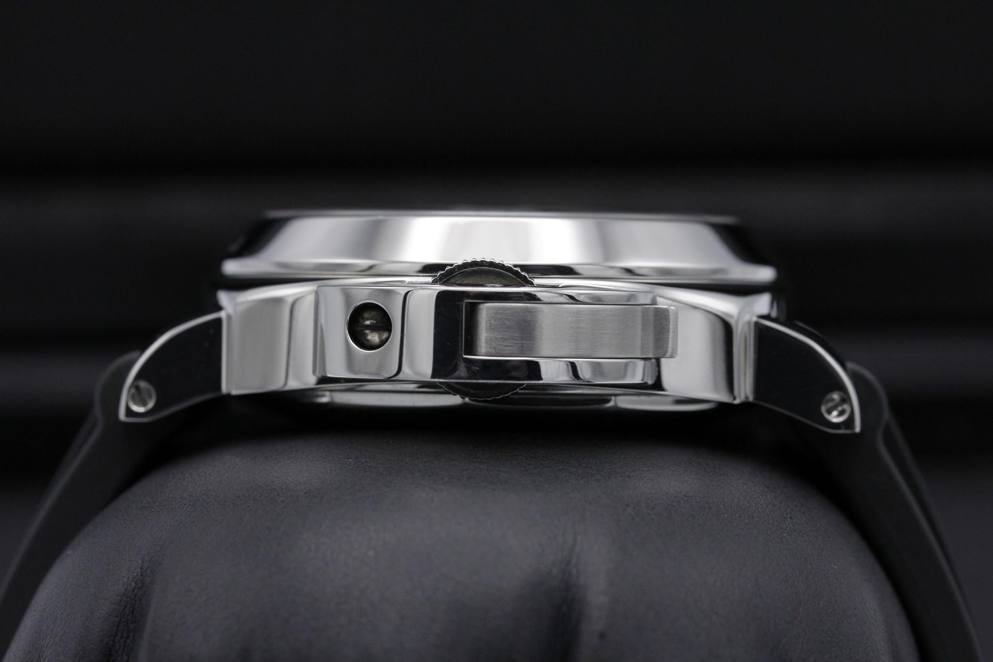 Watch Image 3