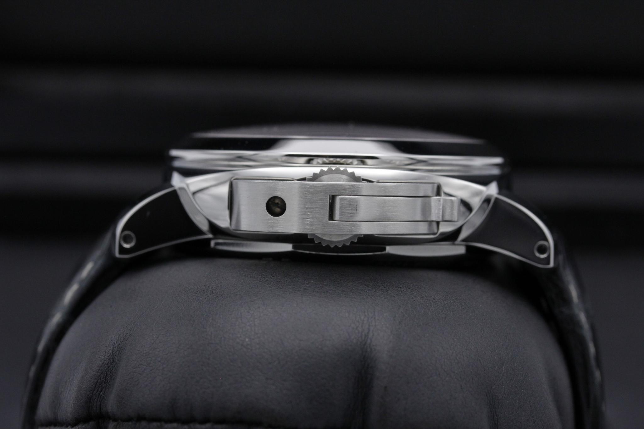 Watch Image 3