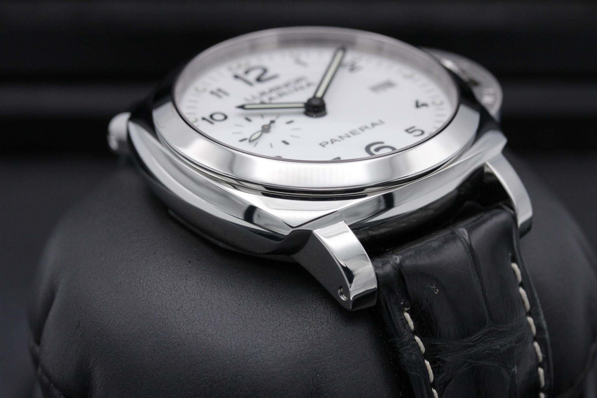 Watch Image 6