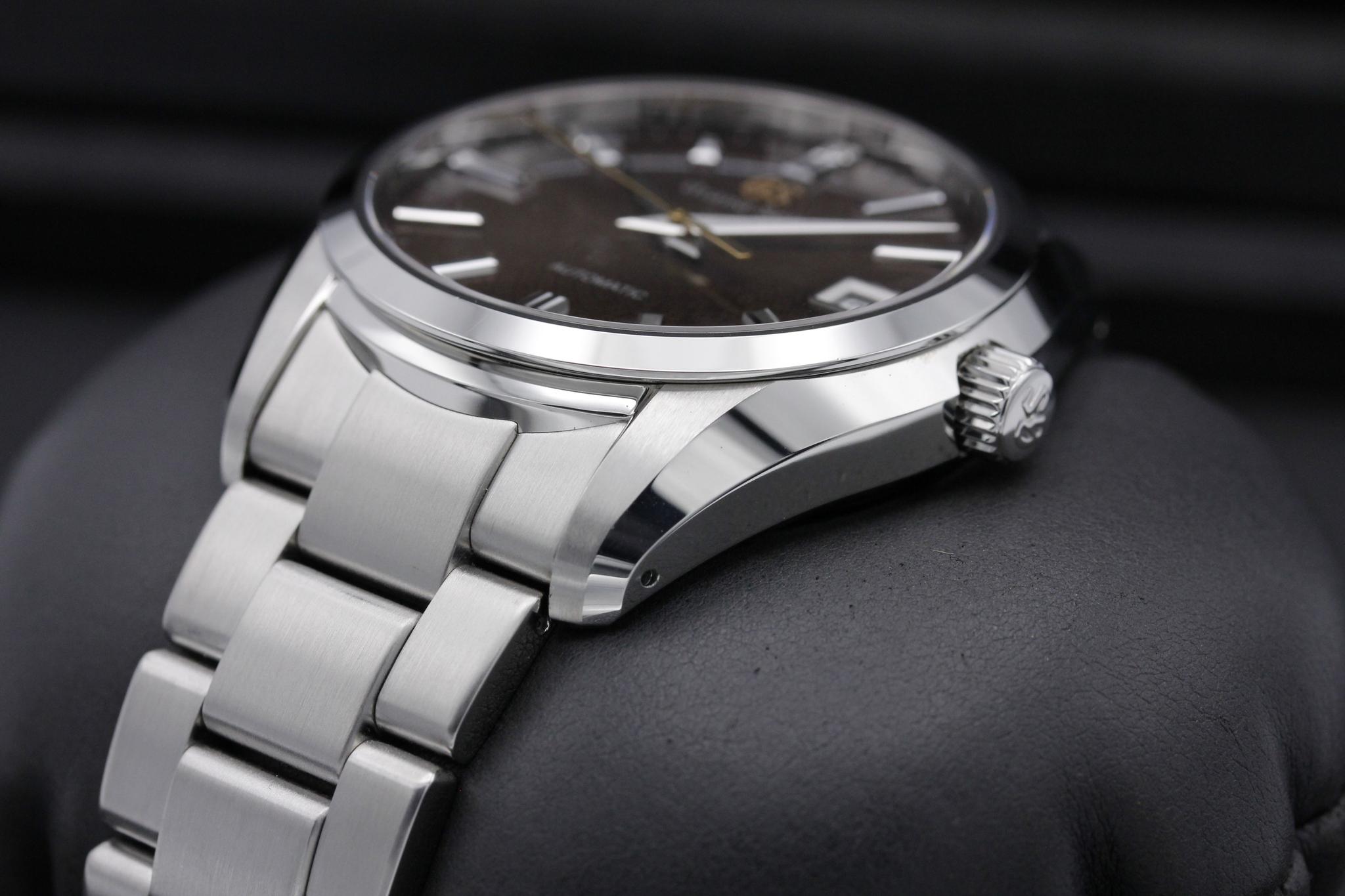 Watch Image 2