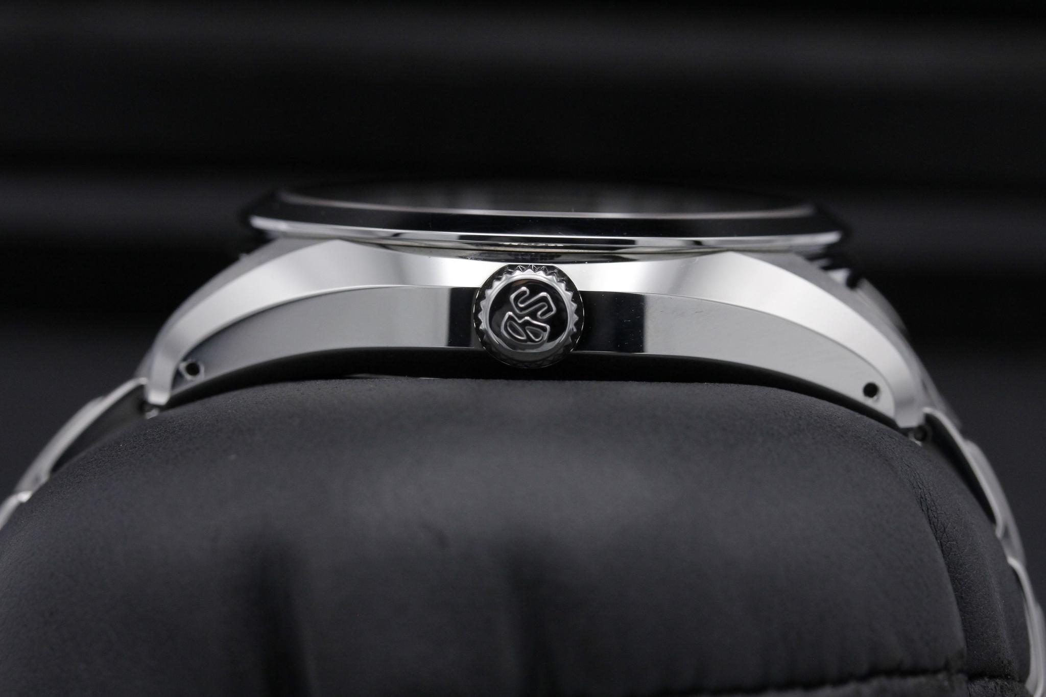 Watch Image 3