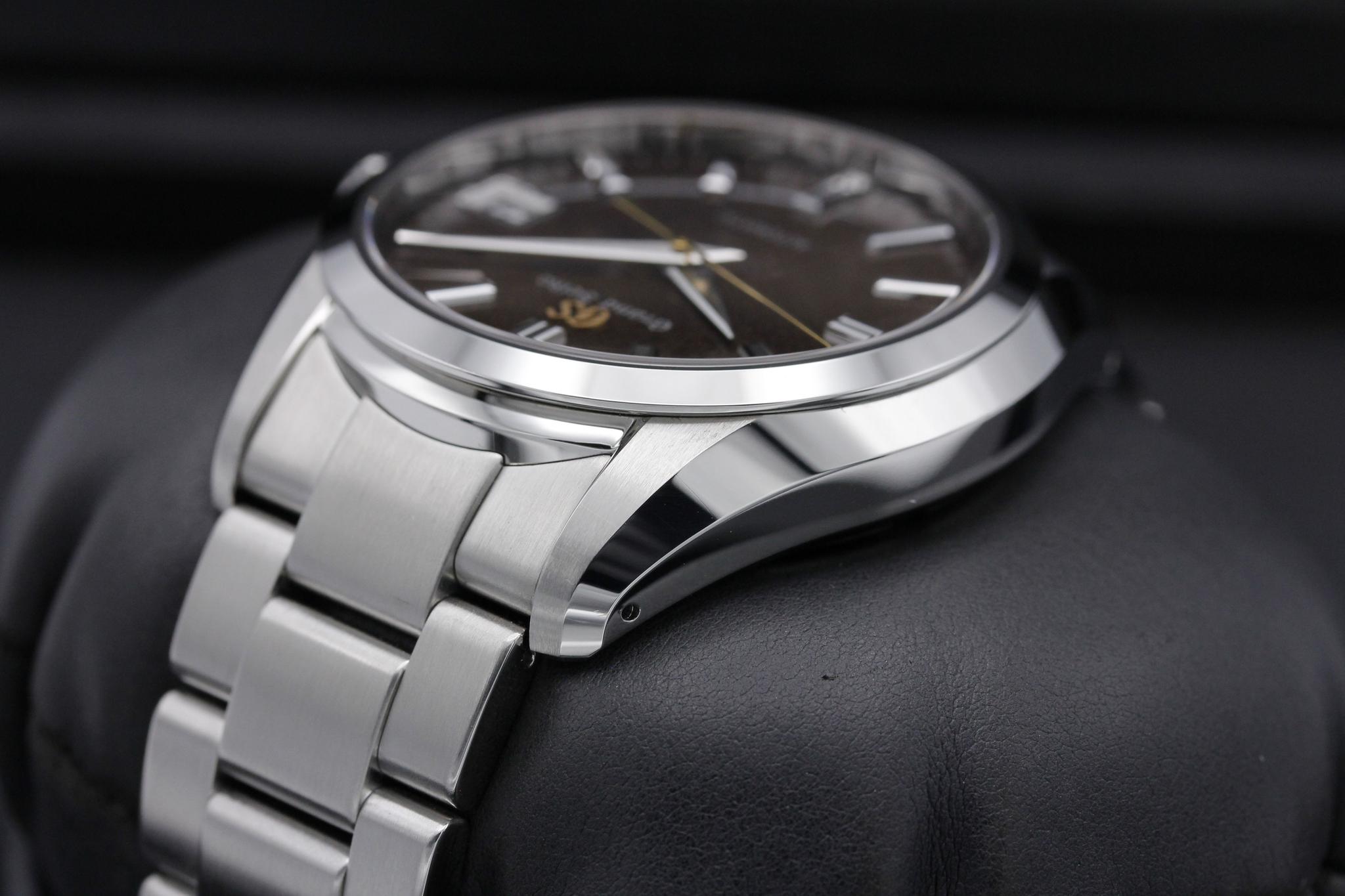 Watch Image 5
