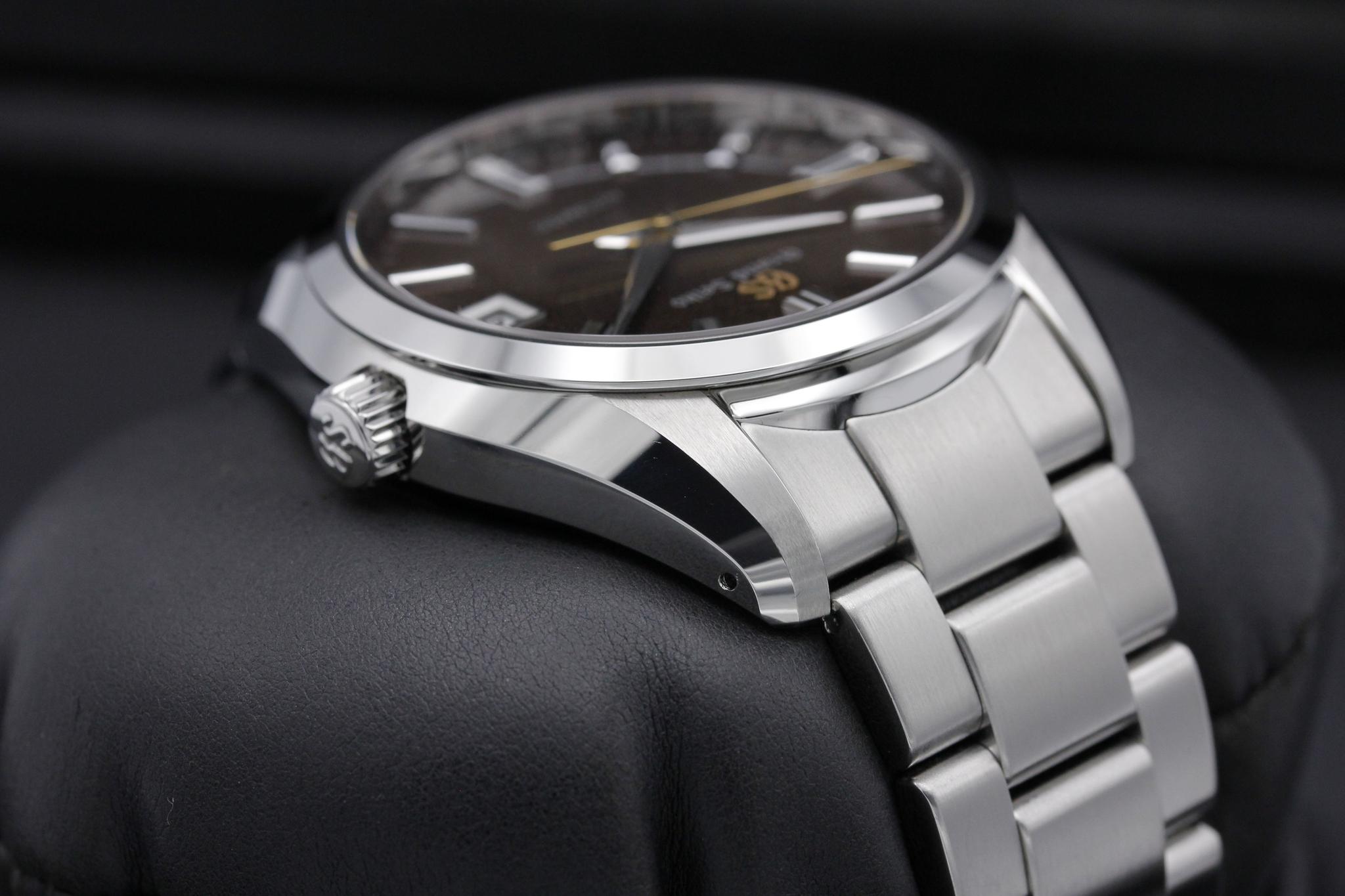 Watch Image 4