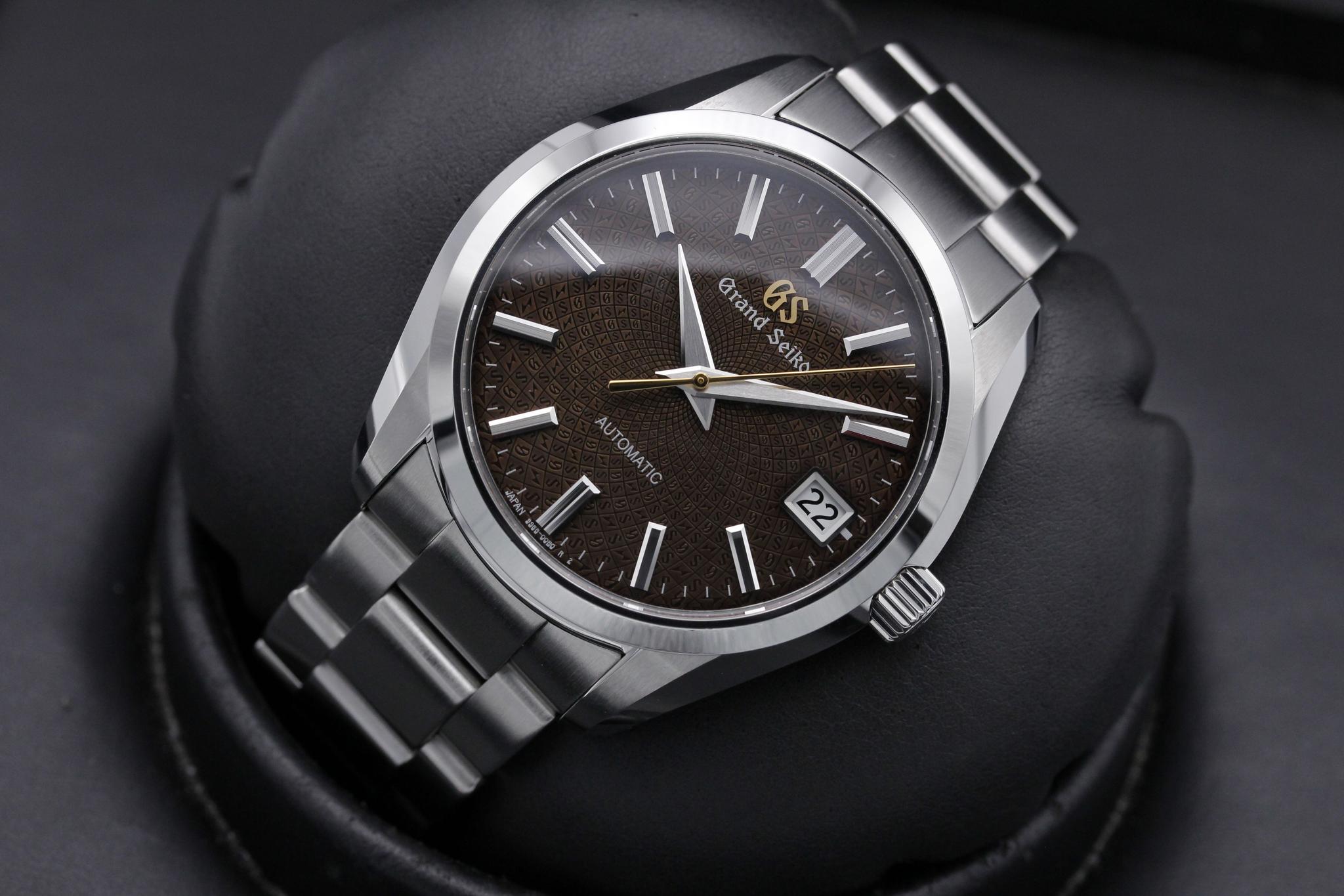 Watch Image 9