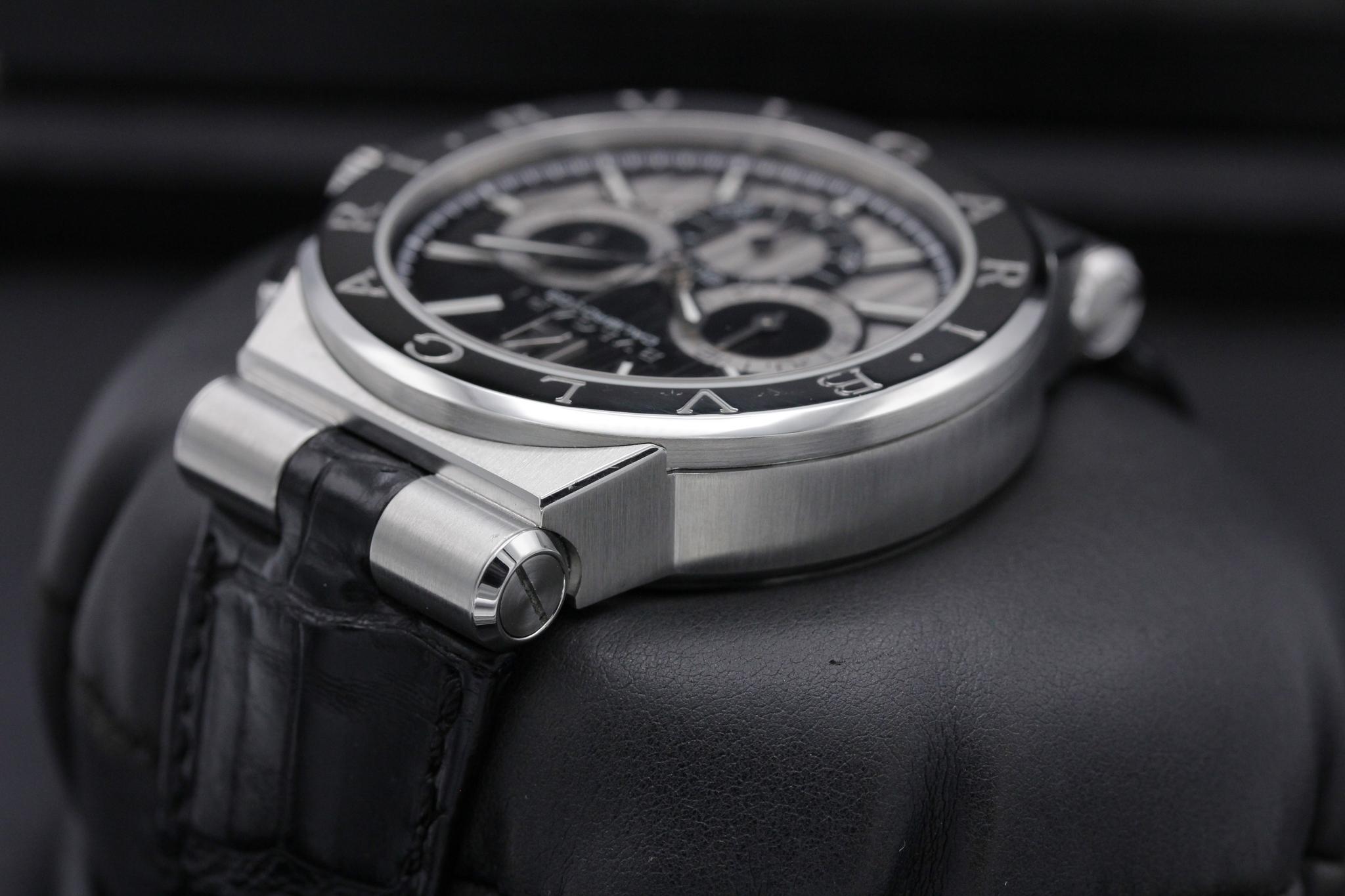 Watch Image 5