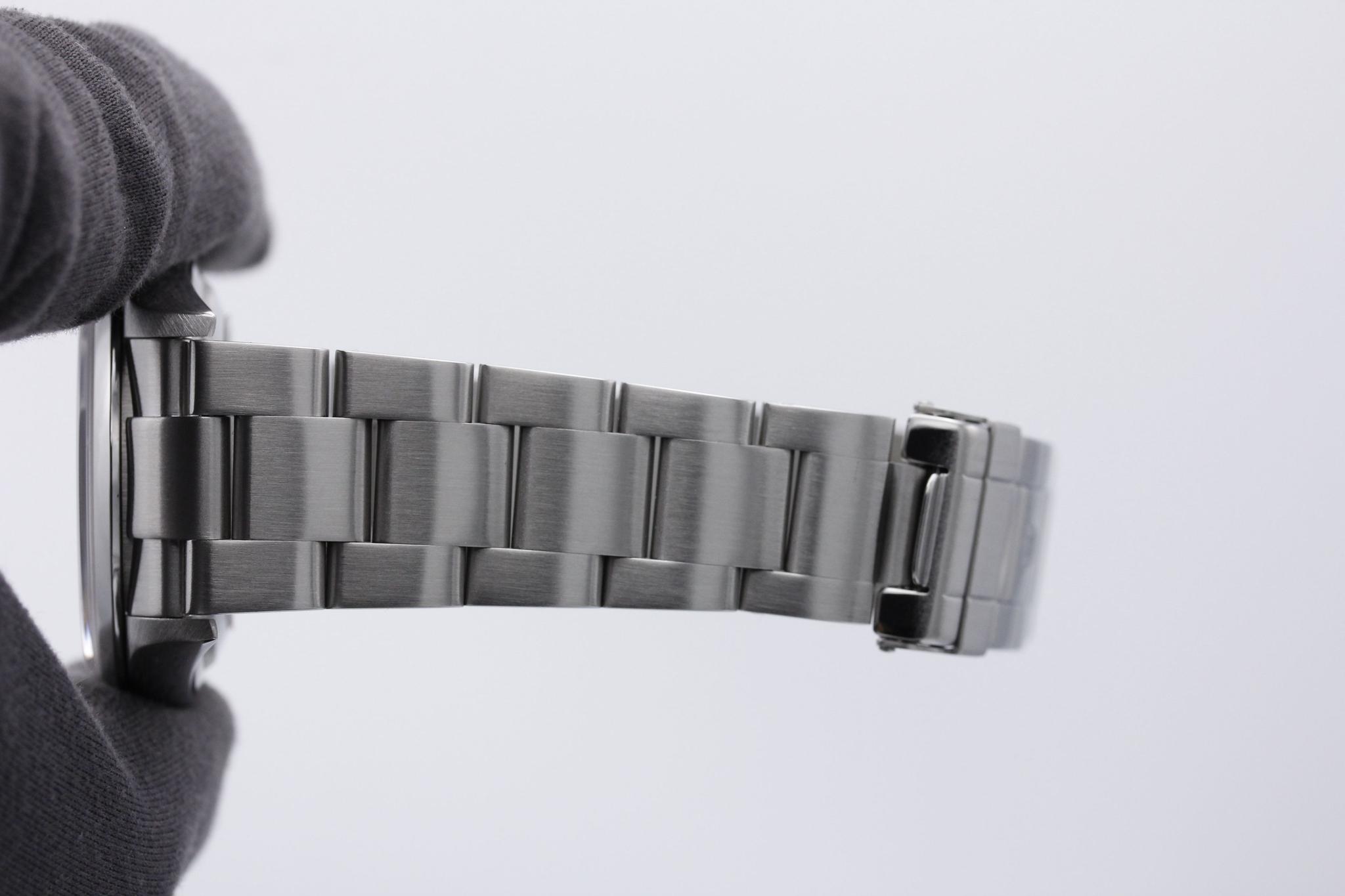 Watch Image 10