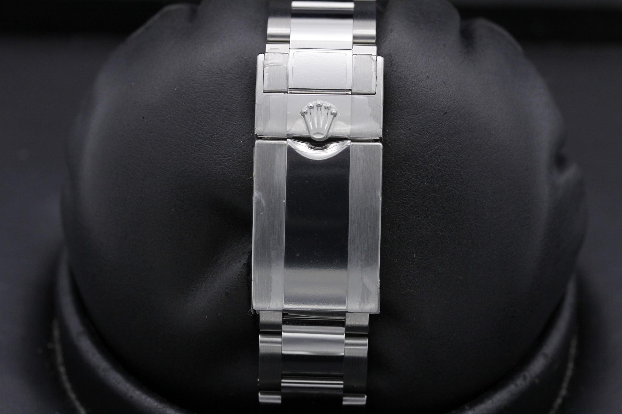 Watch Image 8
