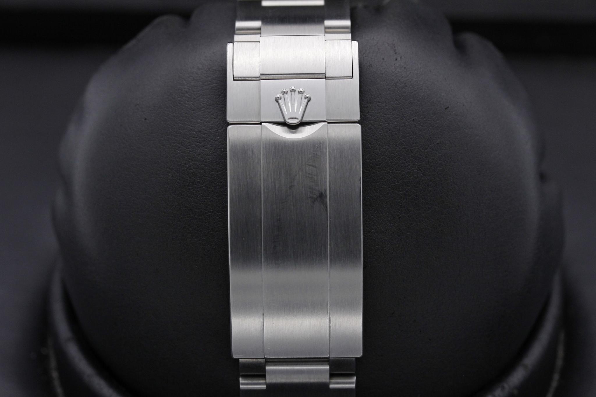 Watch Image 8
