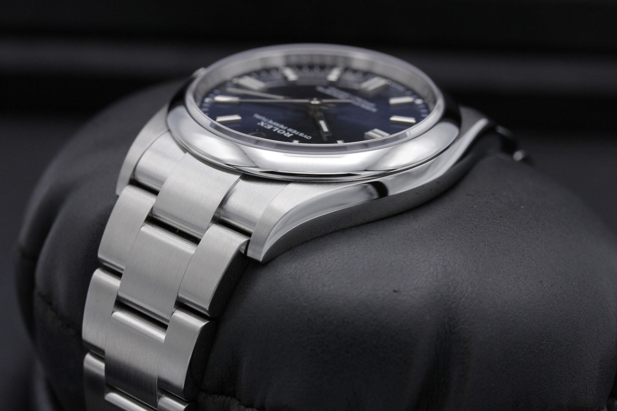 Watch Image 5