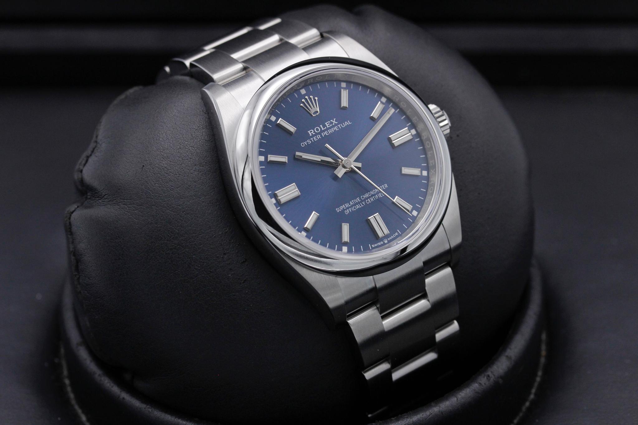 Watch Image 10