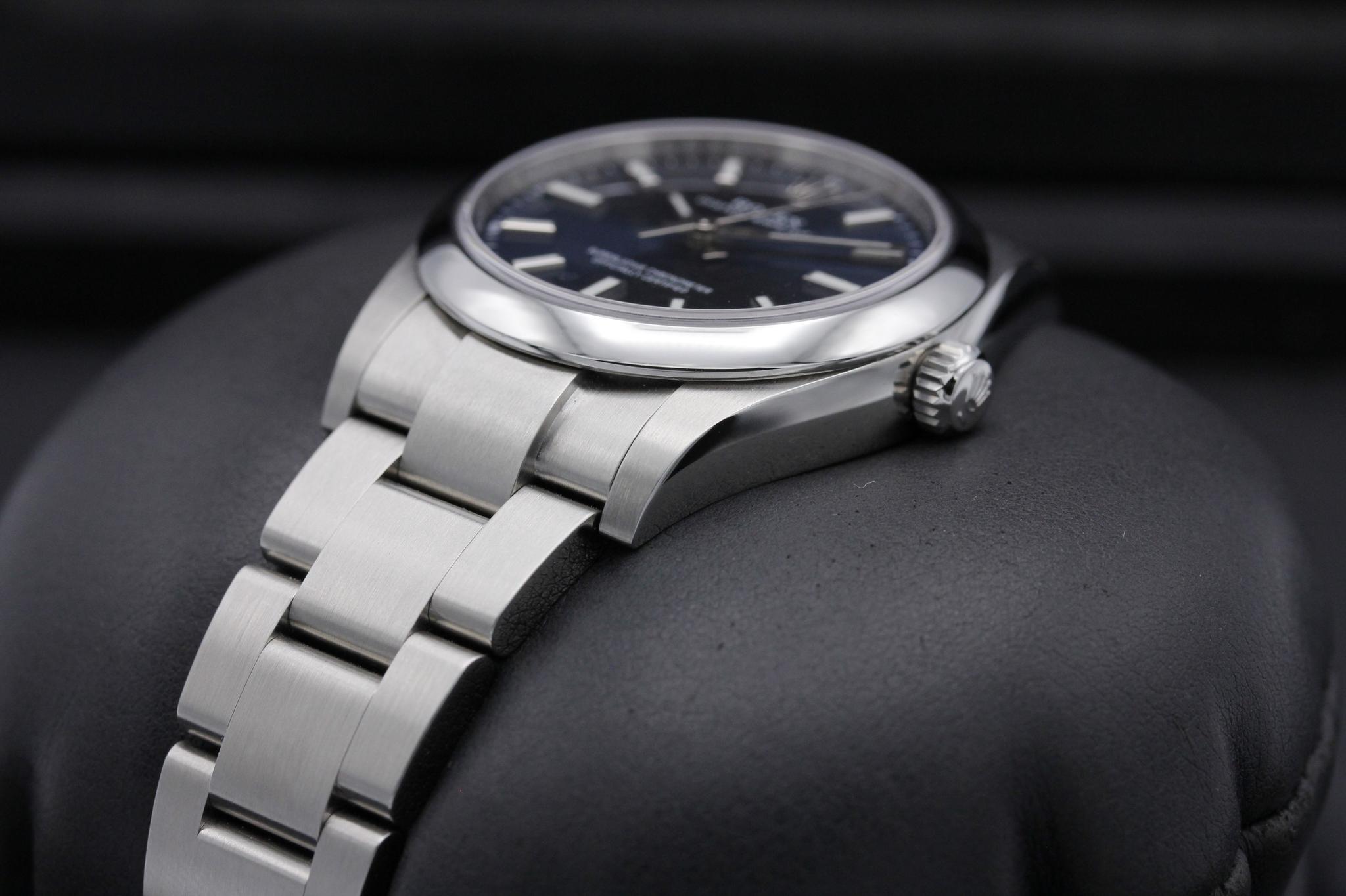Watch Image 2