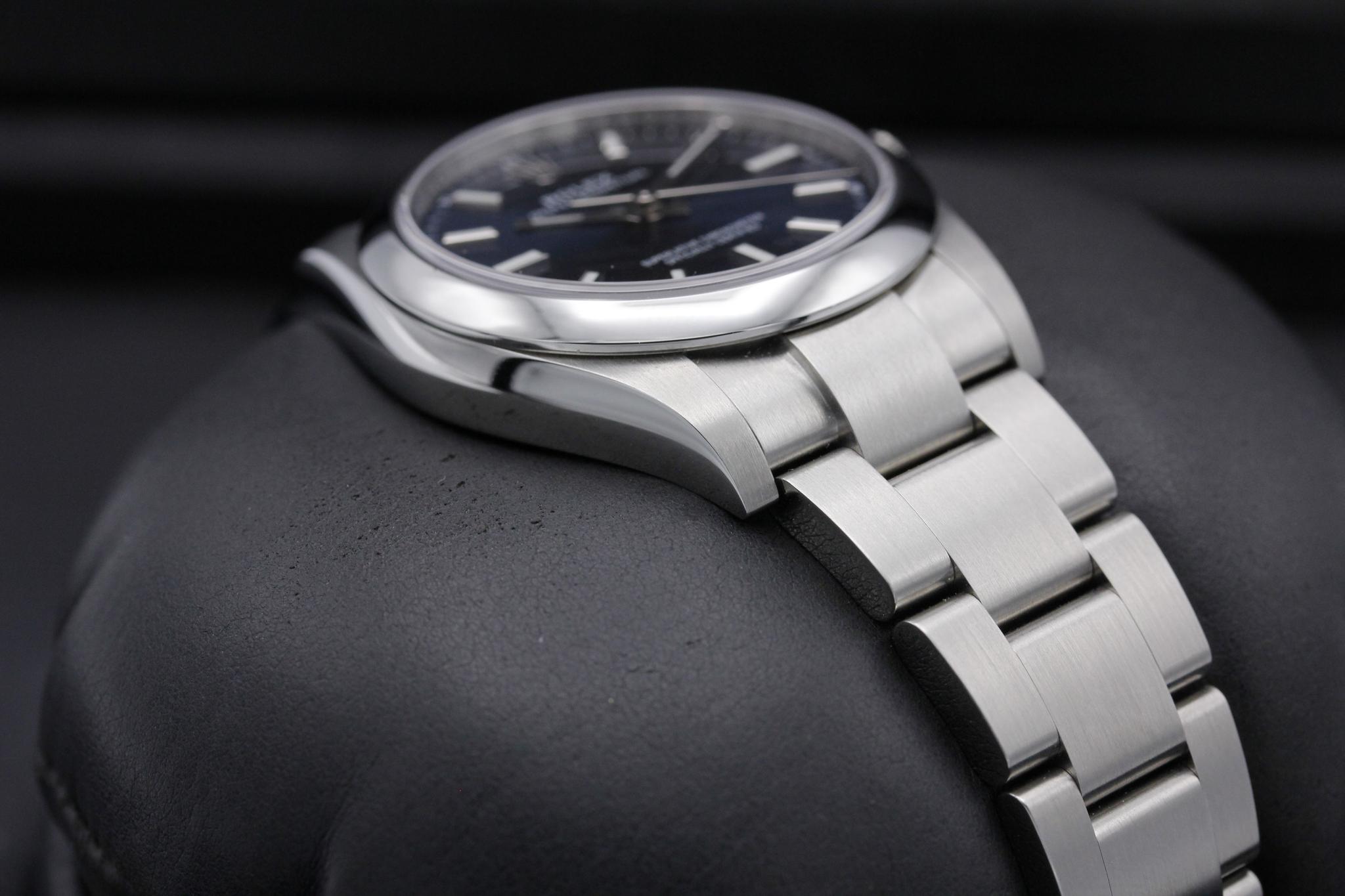 Watch Image 5