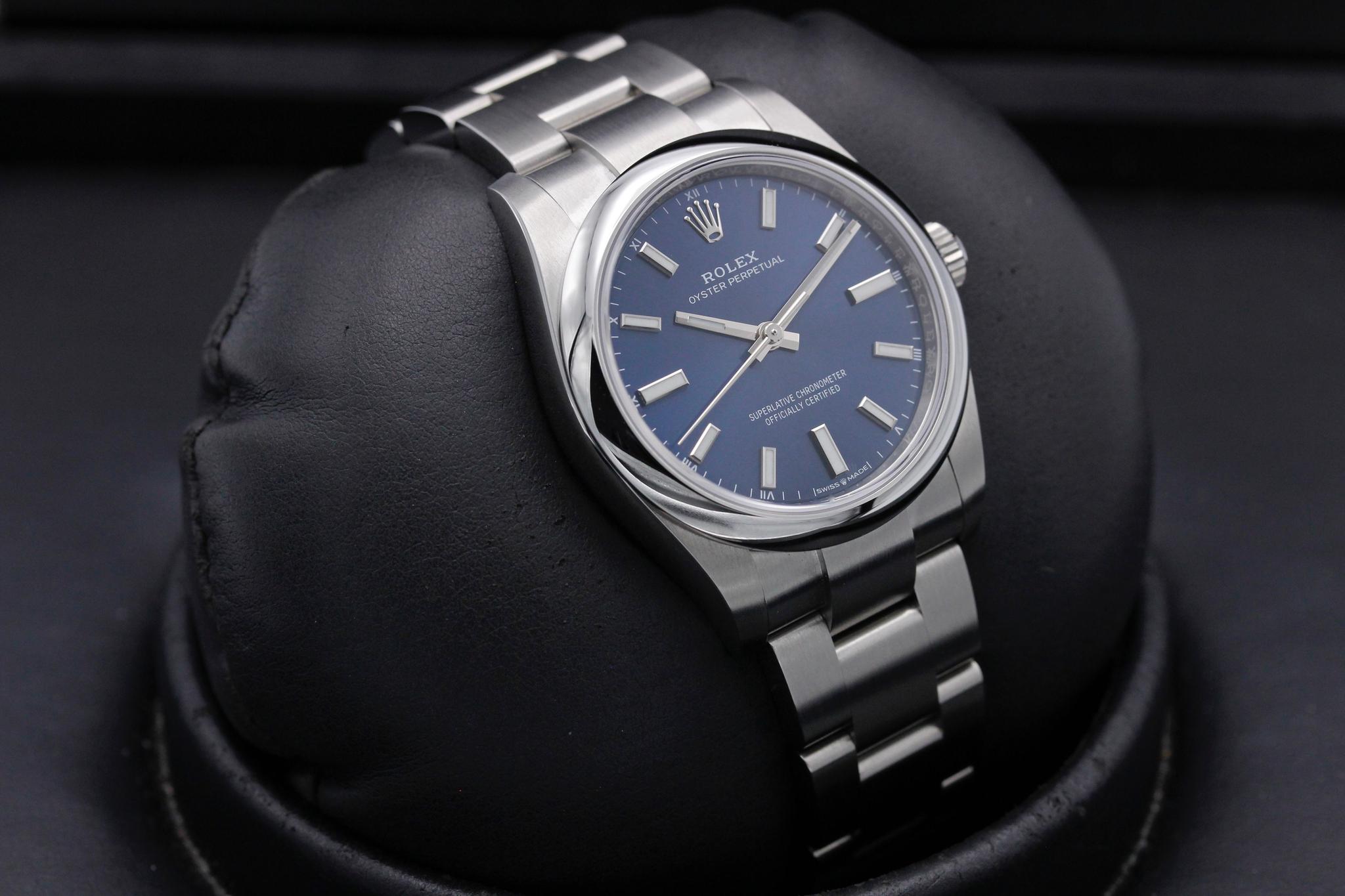 Watch Image 10