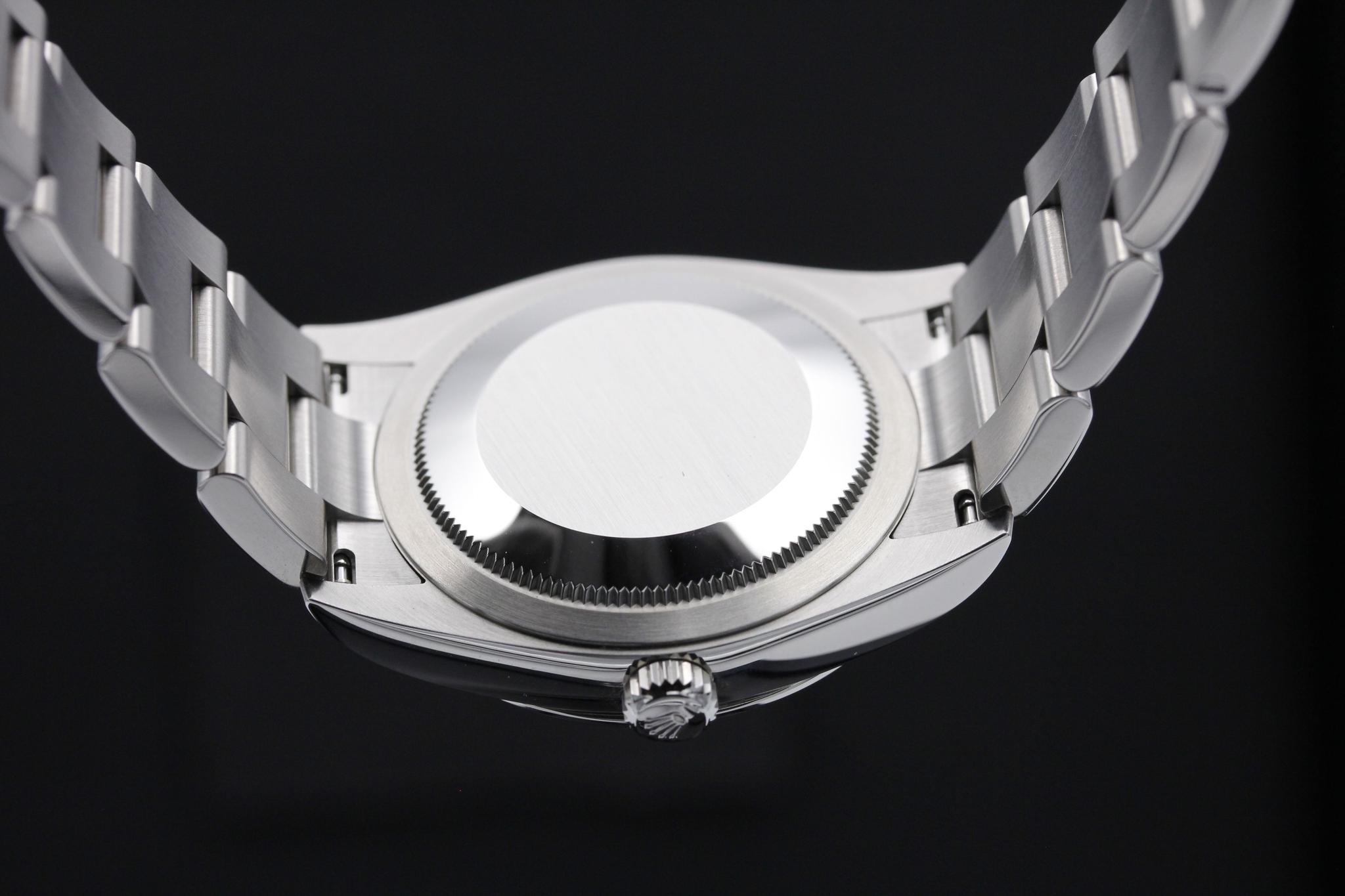 Watch Image 7