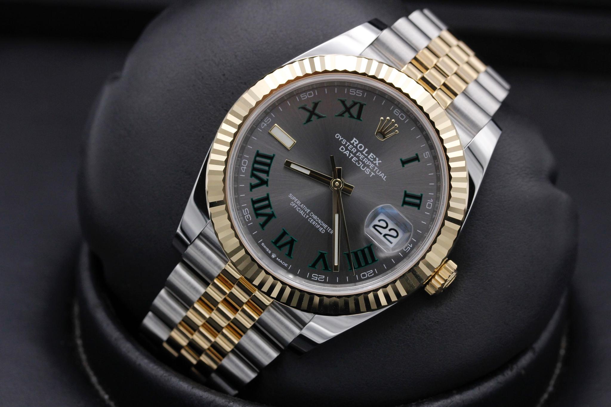 Watch Image 10