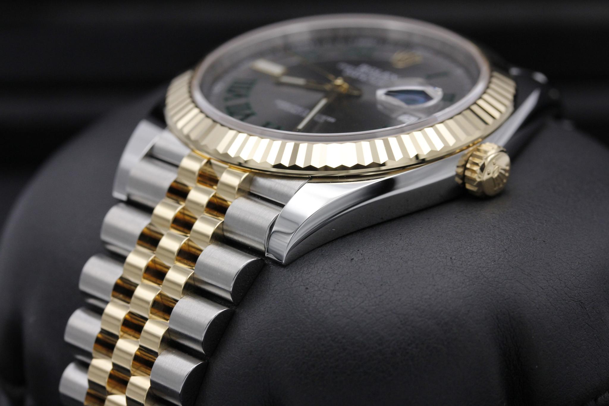 Watch Image 2