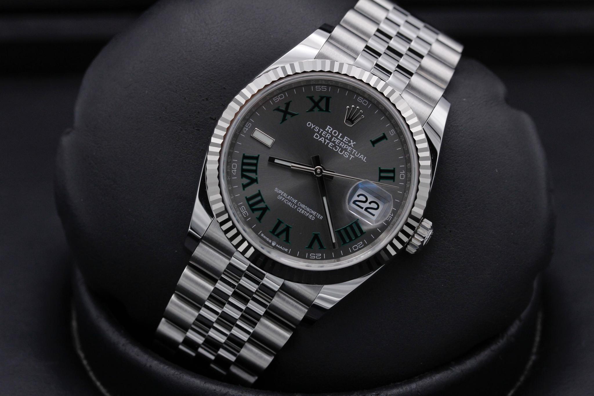 Watch Image 10