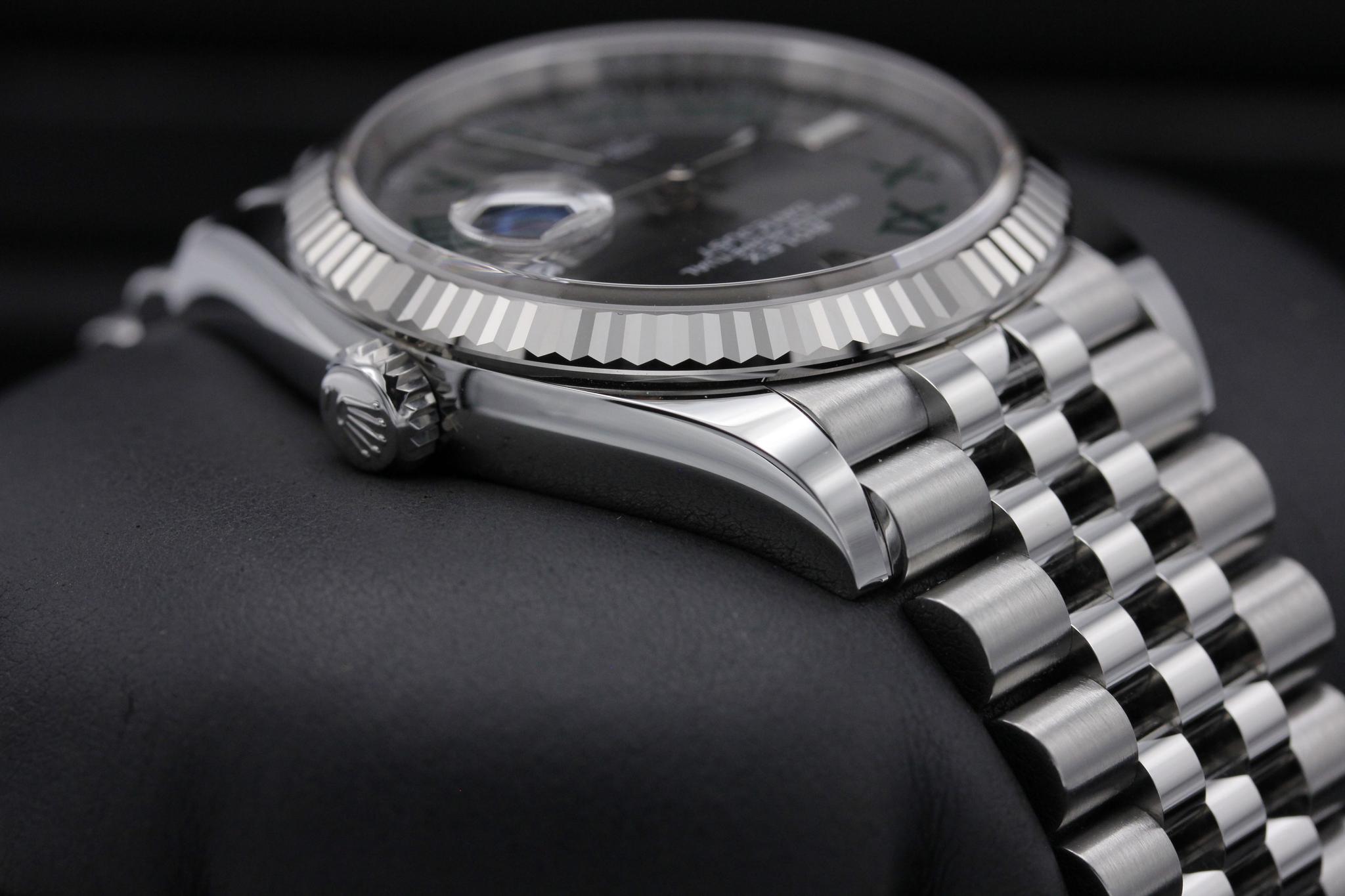 Watch Image 4