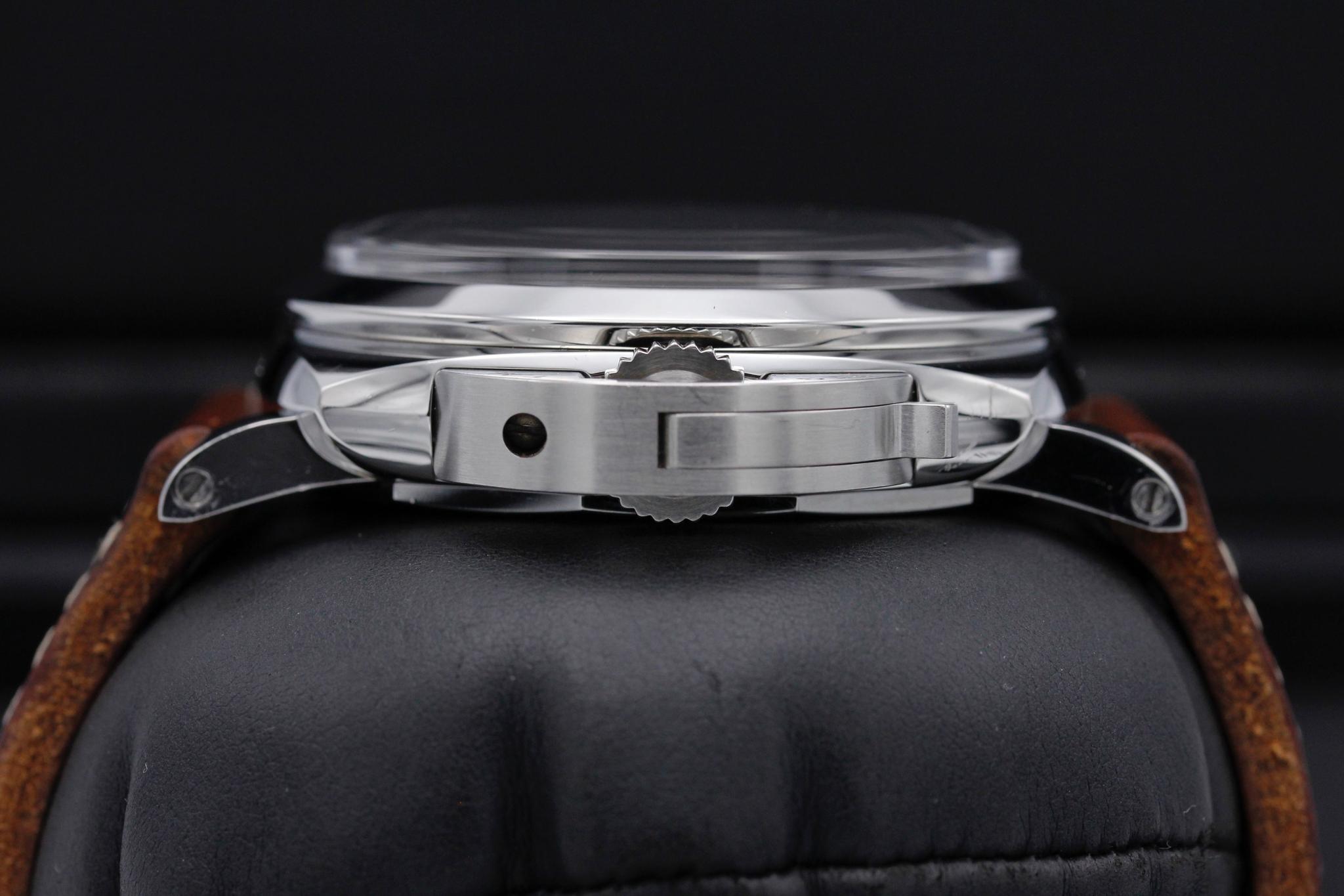 Watch Image 3