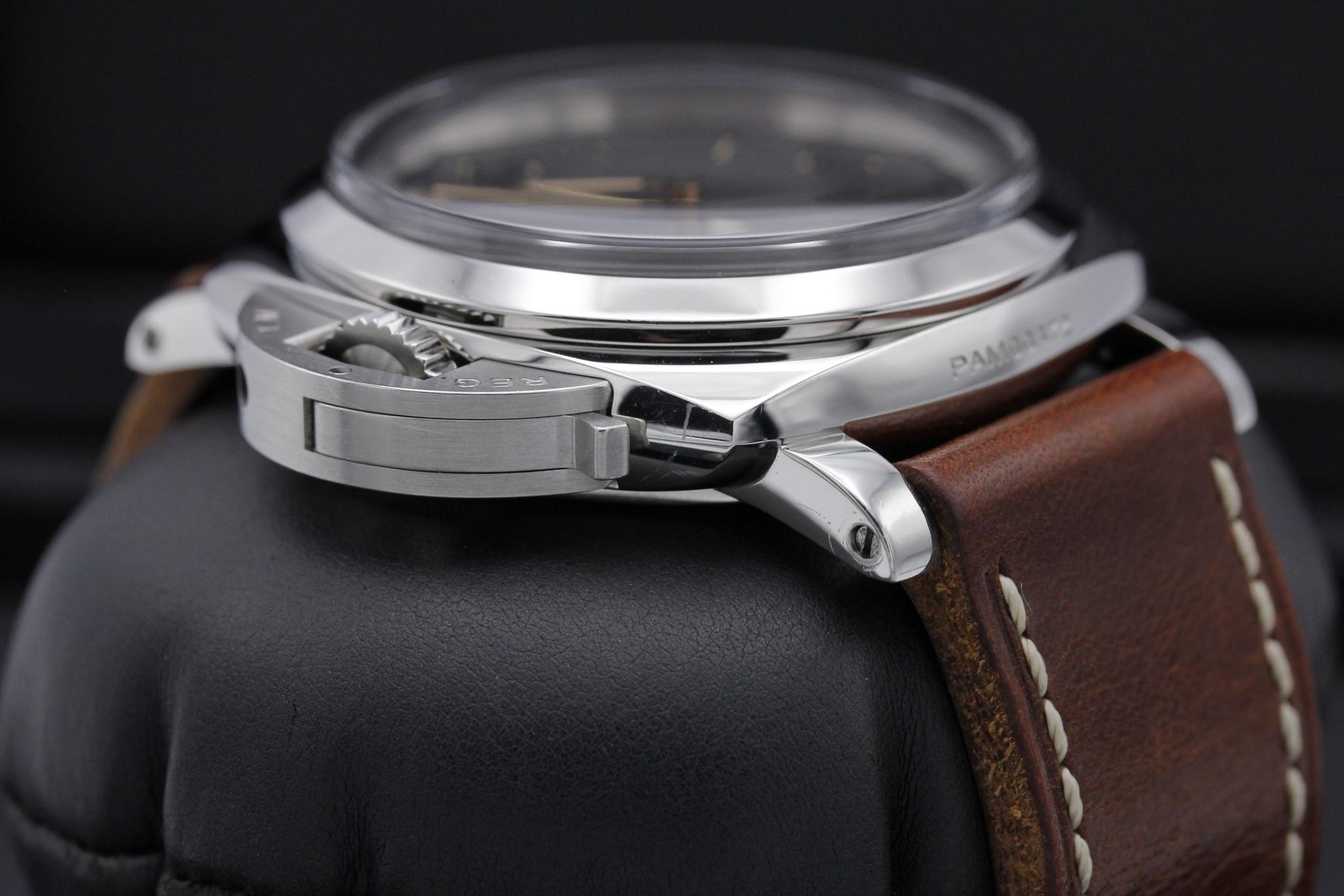 Watch Image 4