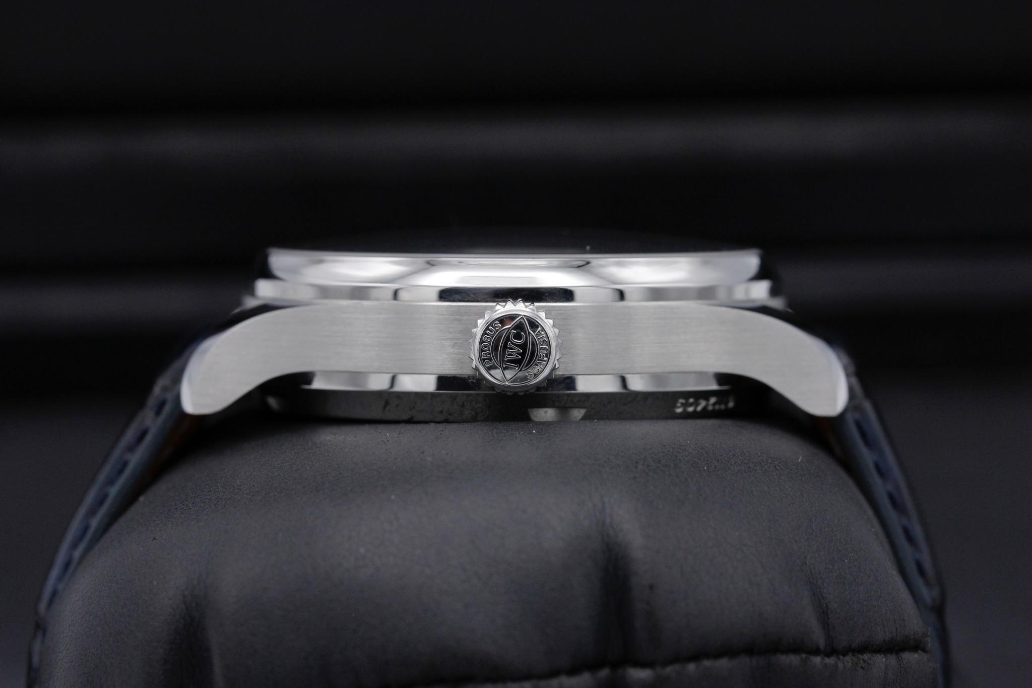 Watch Image 3