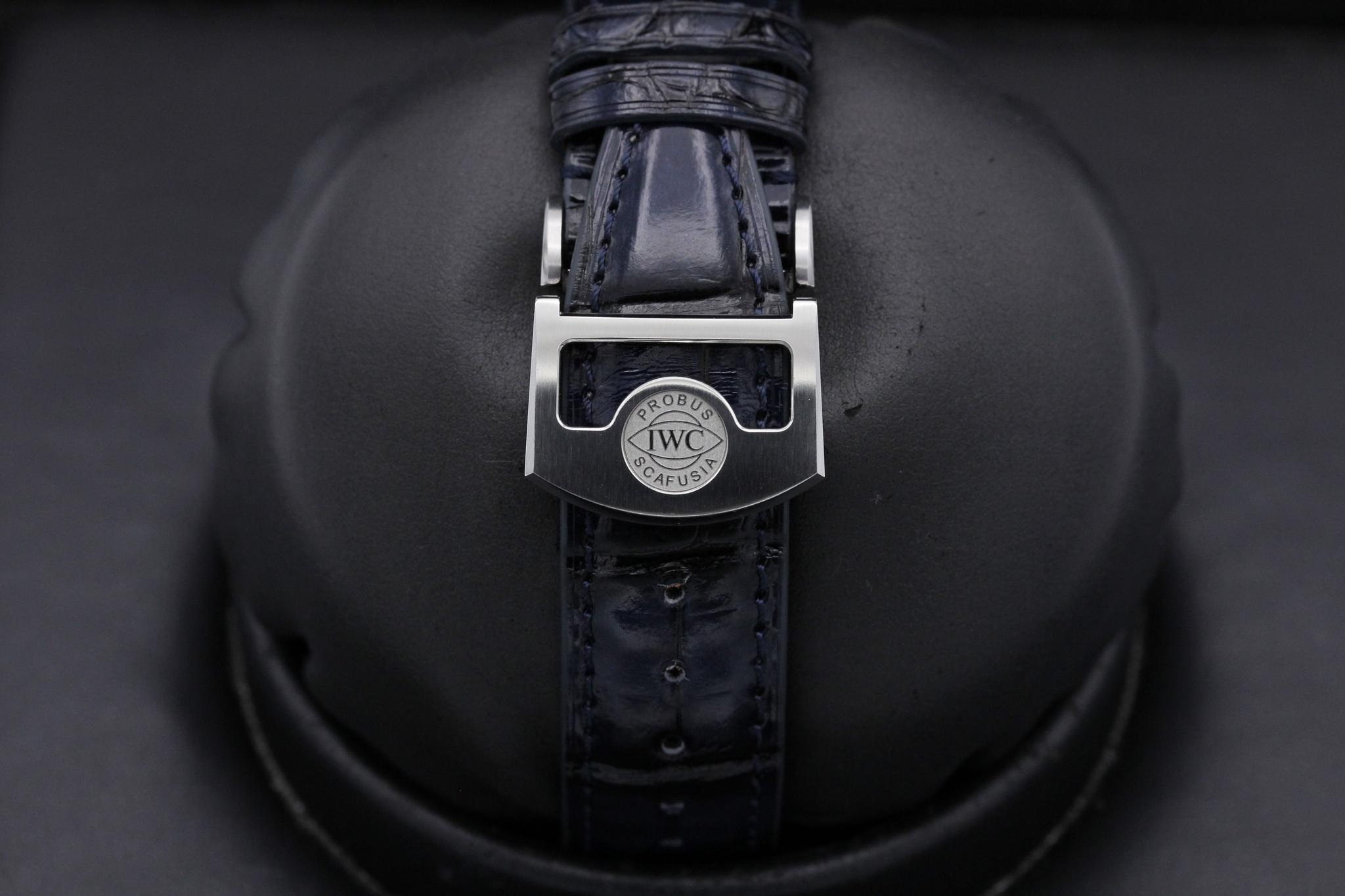 Watch Image 8
