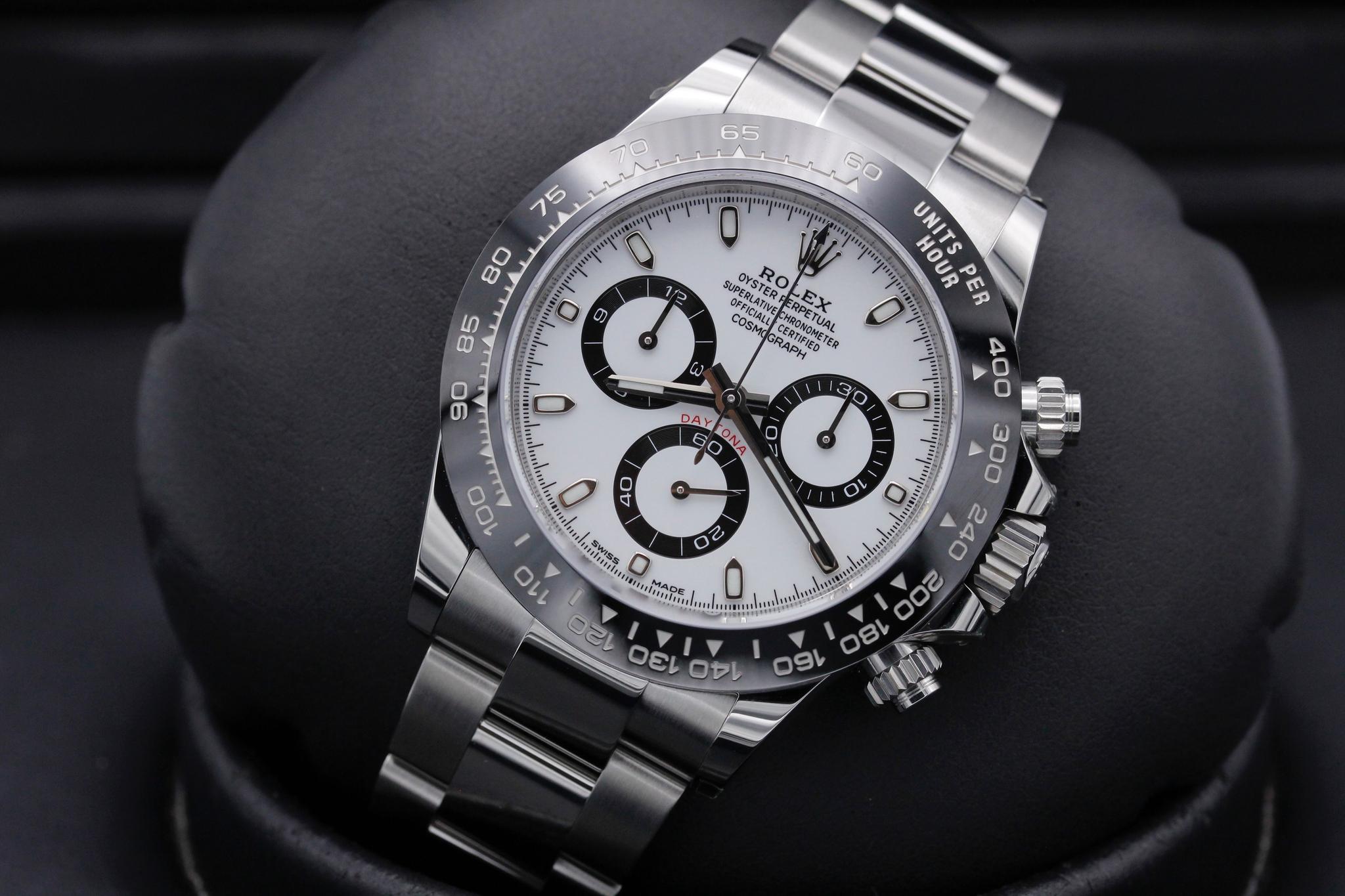 Watch Image 10