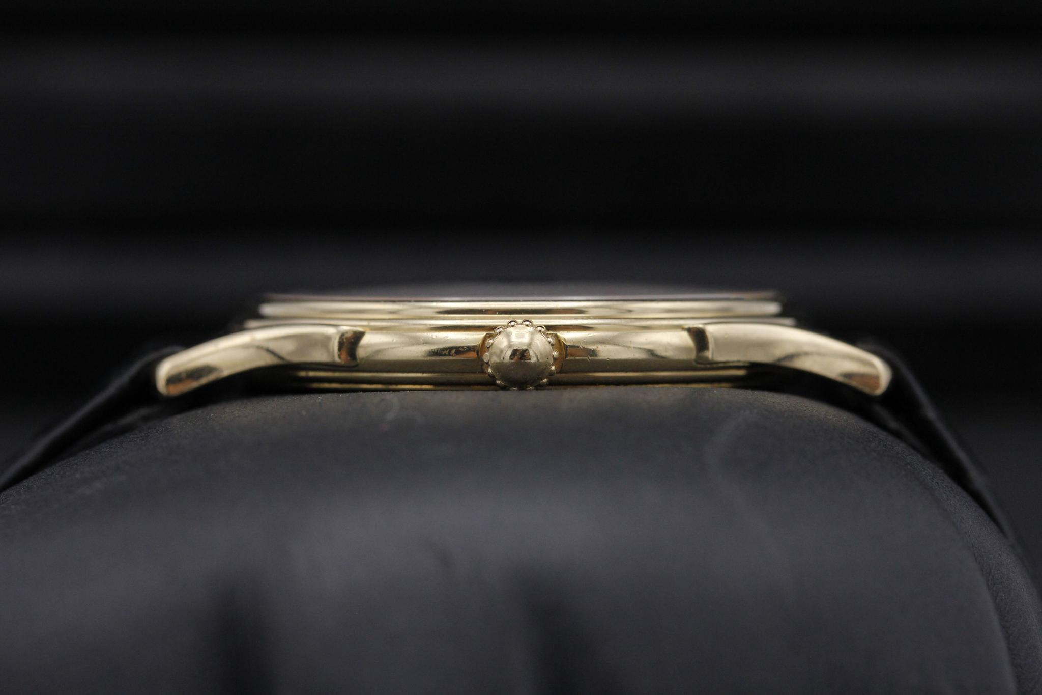 Watch Image 4