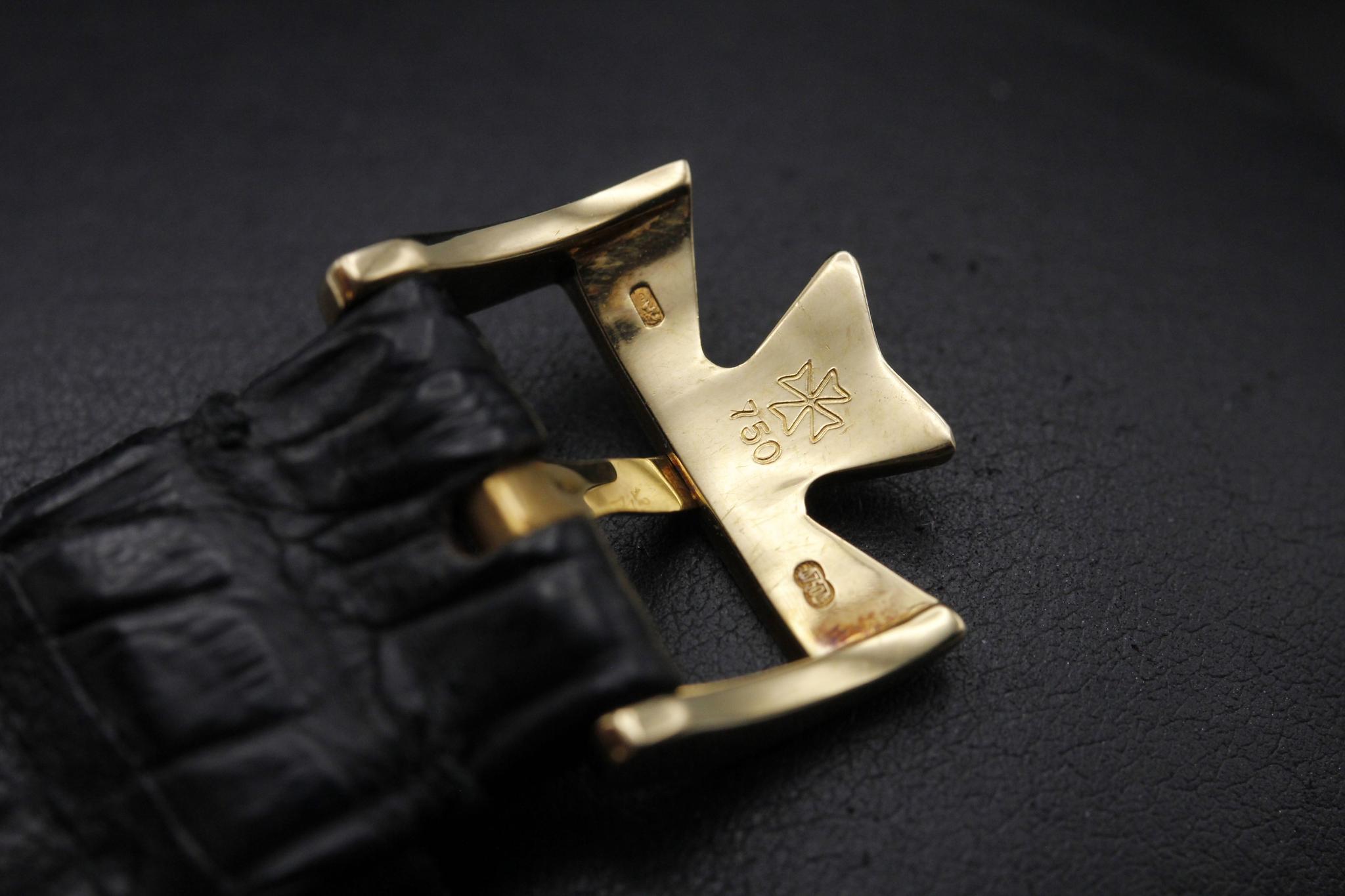 Watch Image 13