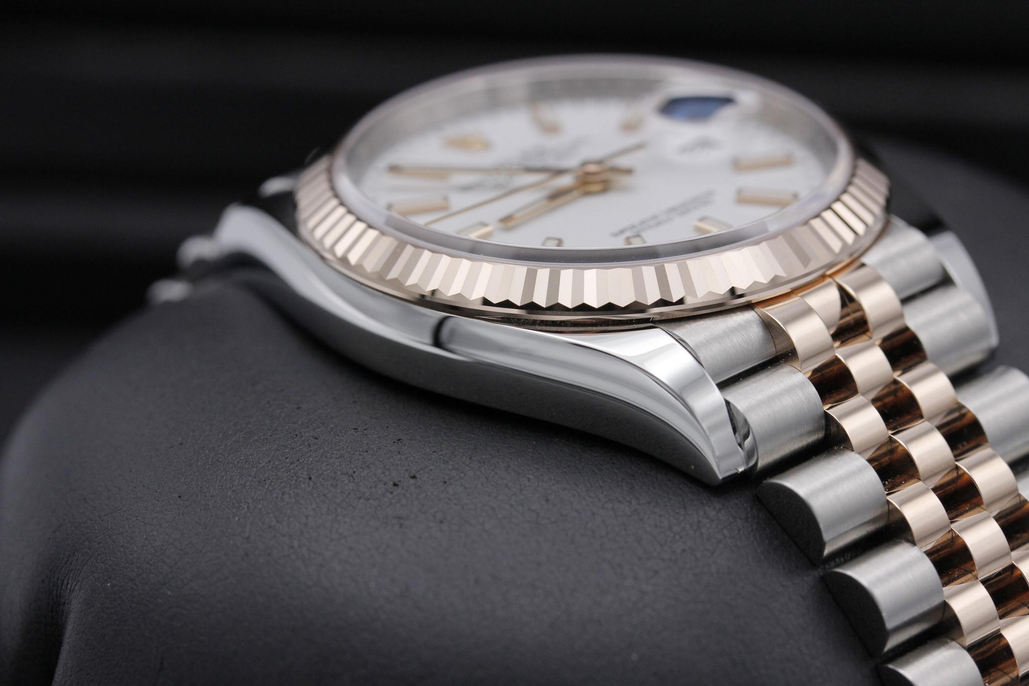 Watch Image 6