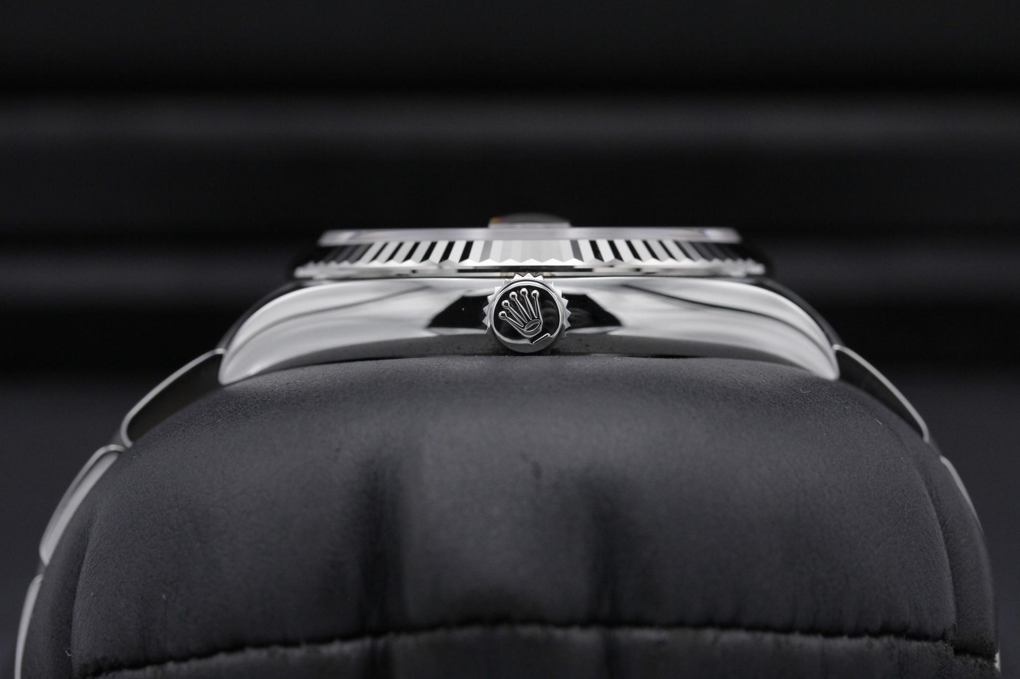 Watch Image 3