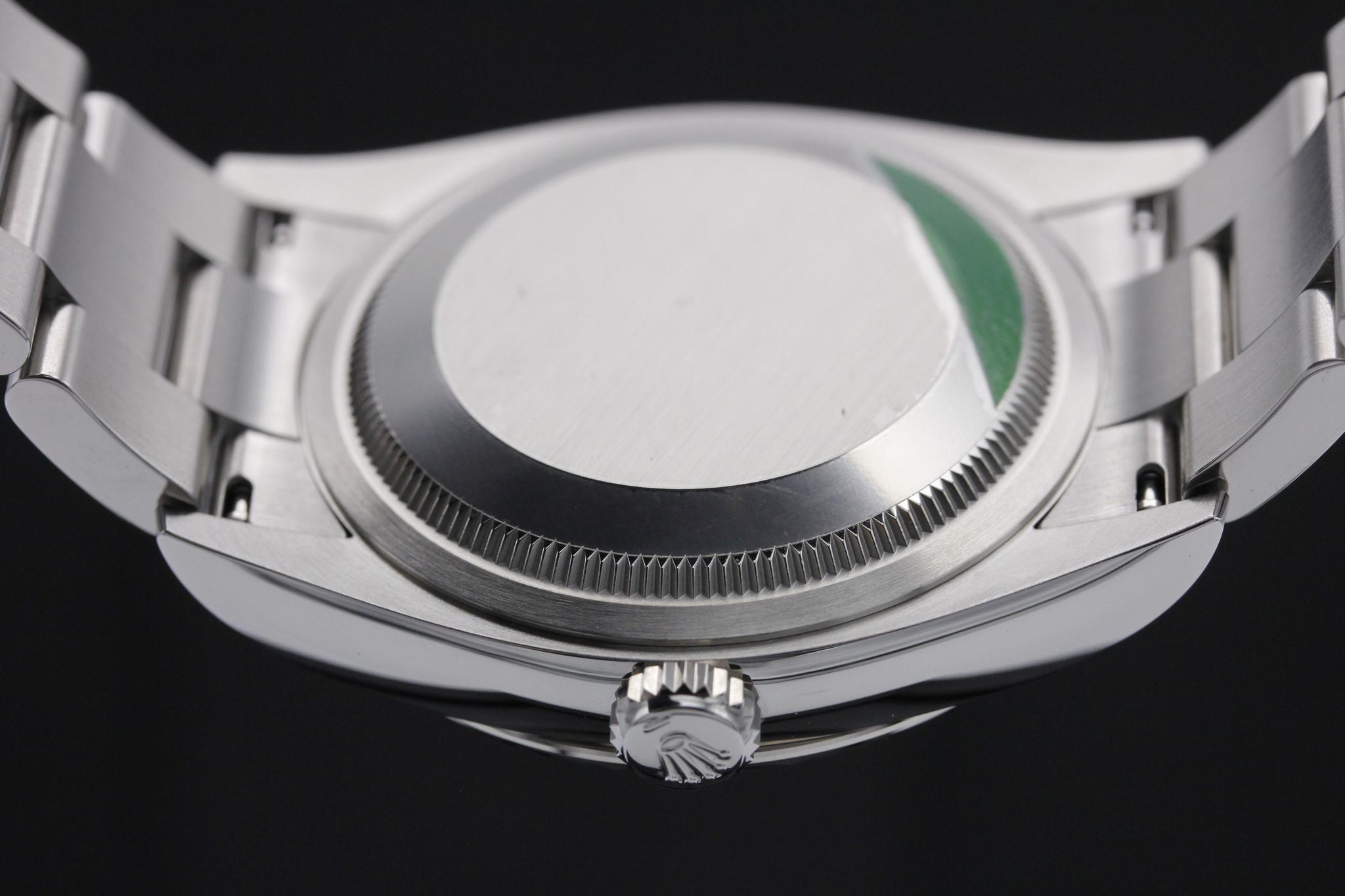 Watch Image 8