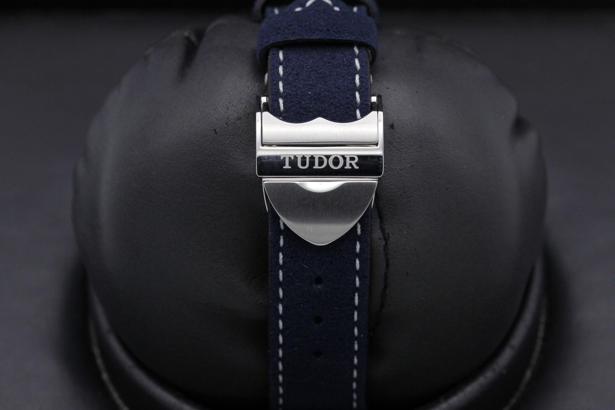 Watch Image 8