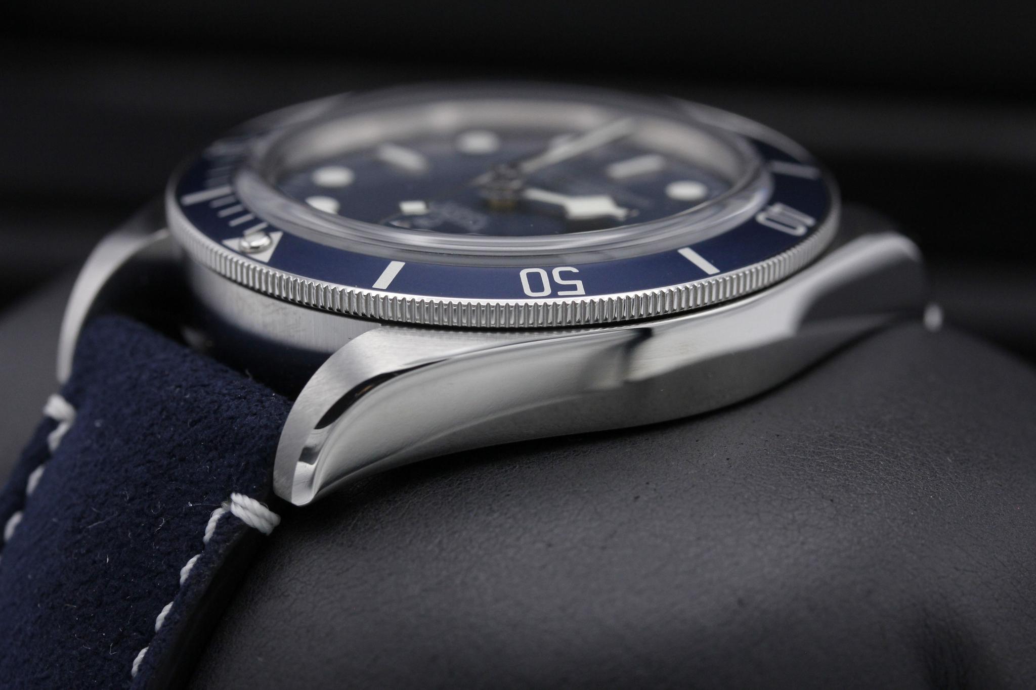 Watch Image 5