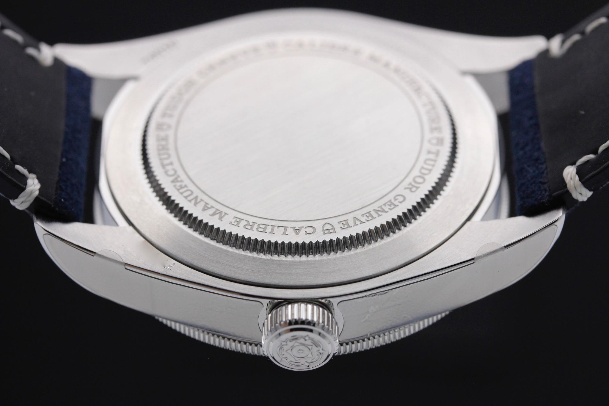 Watch Image 7
