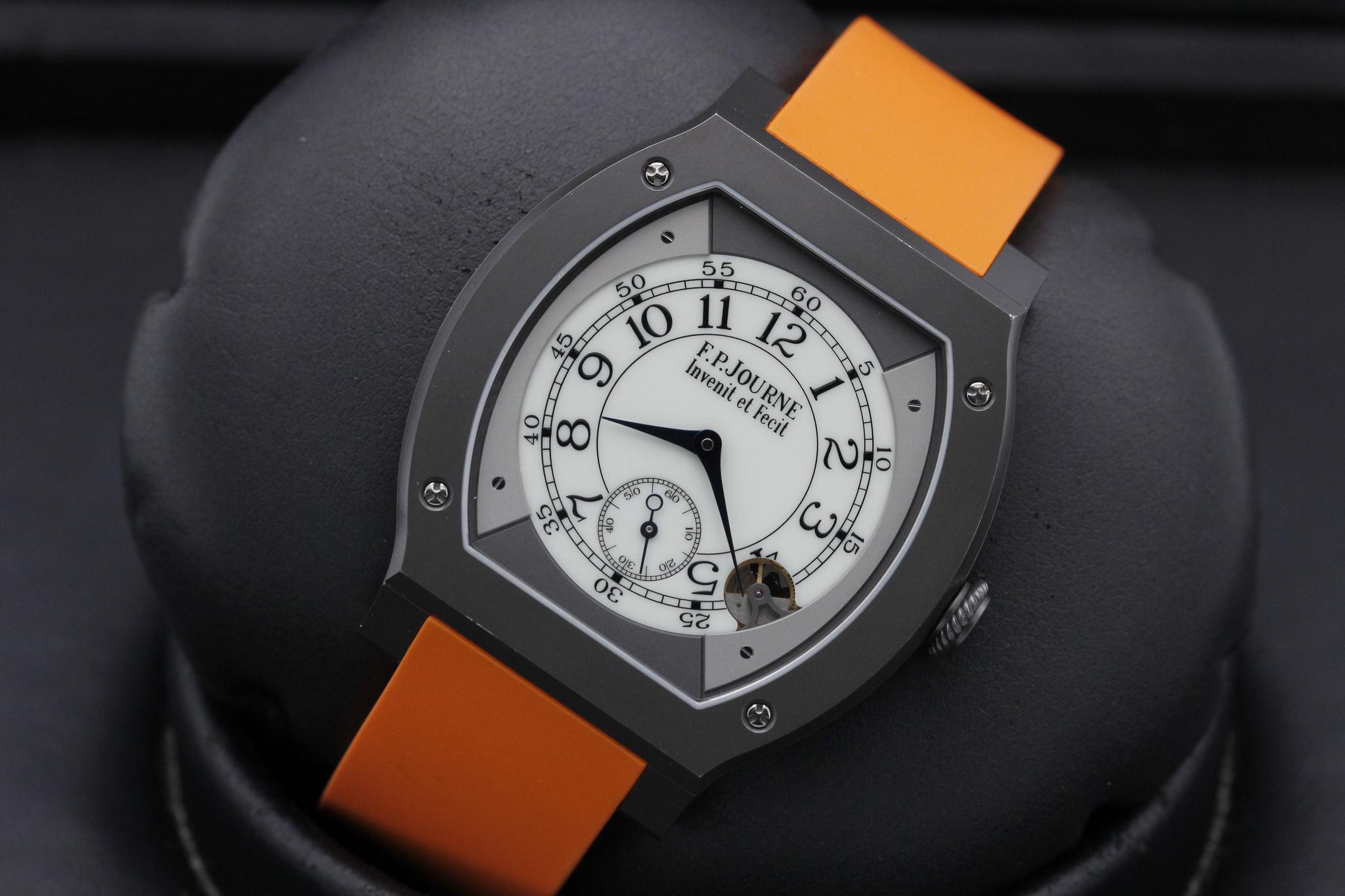 Watch Image 9