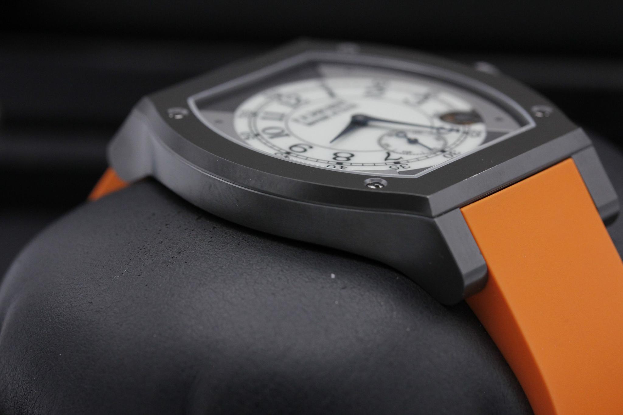 Watch Image 6