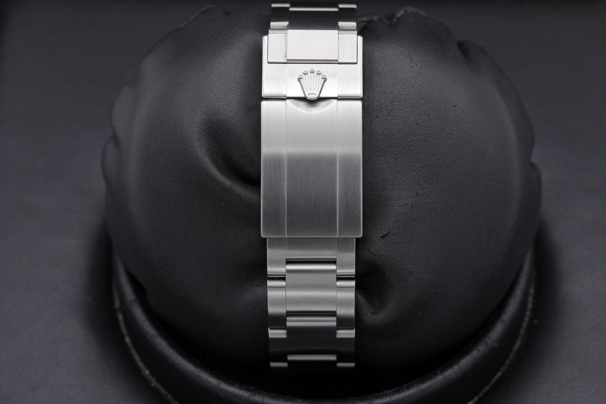 Watch Image 8