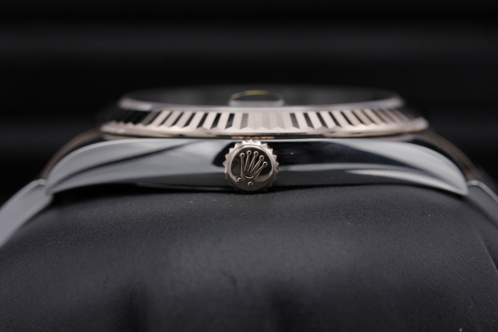 Watch Image 3